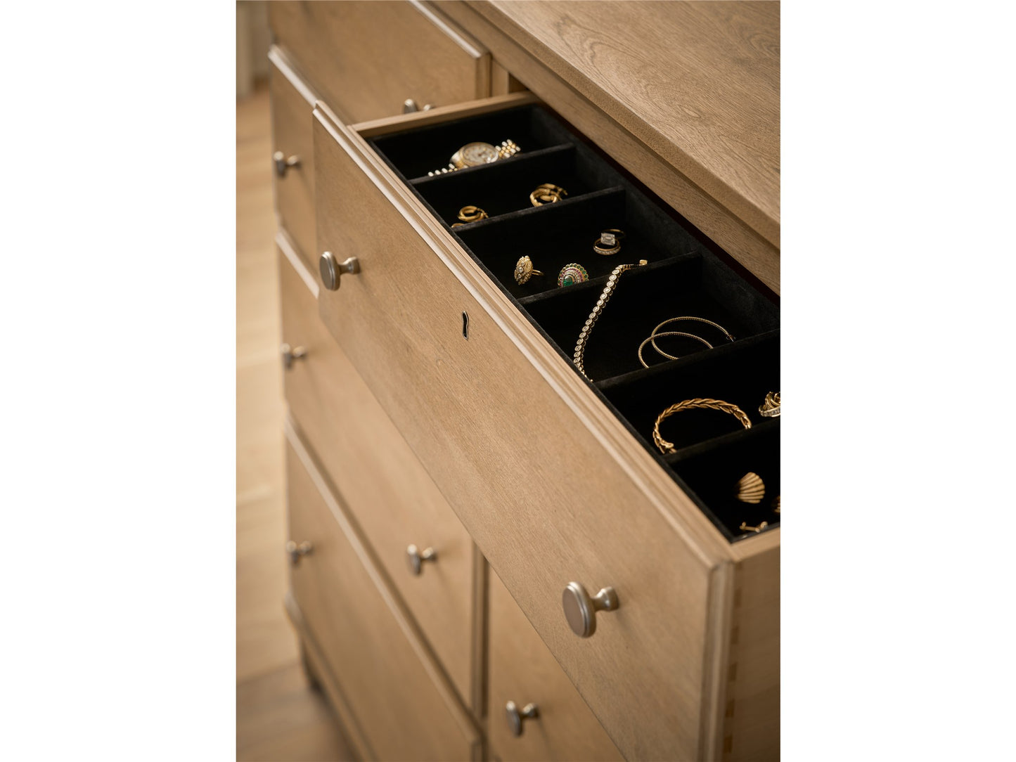 Universal - Birchaven Brindle Chest