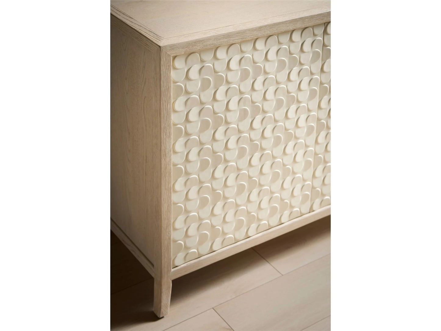 Universal - Velora Paloma Chest