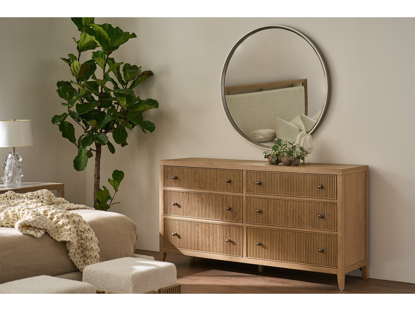 Universal - Avaline Carmen Dresser