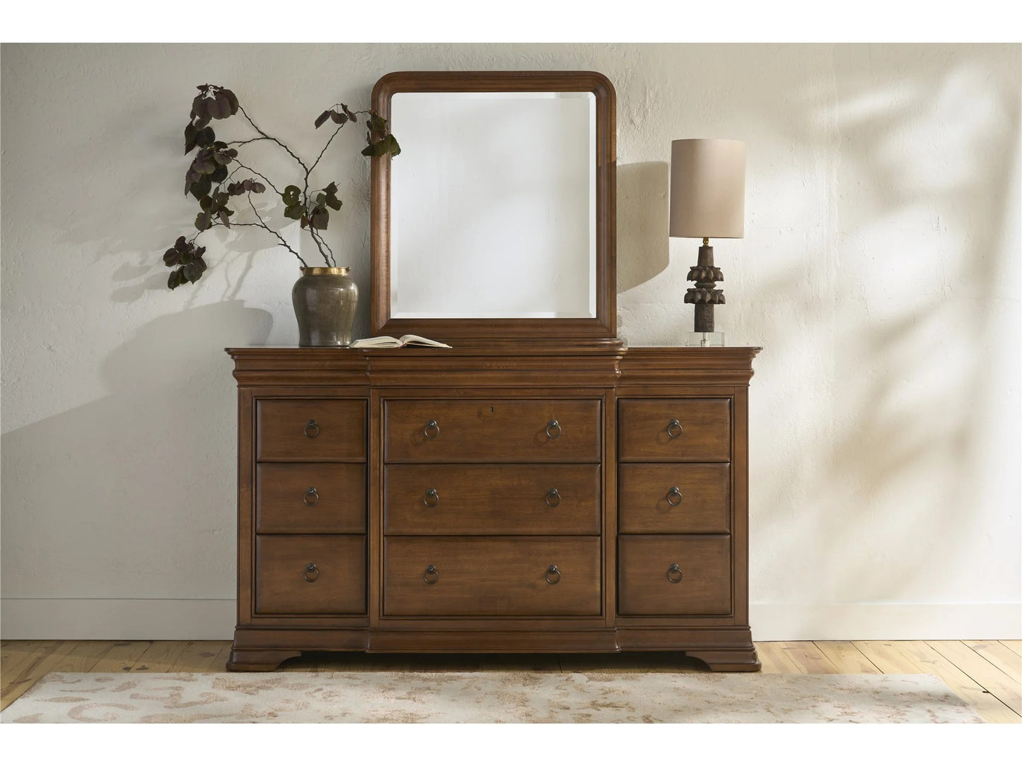 Universal - New Lou Drawer Dresser