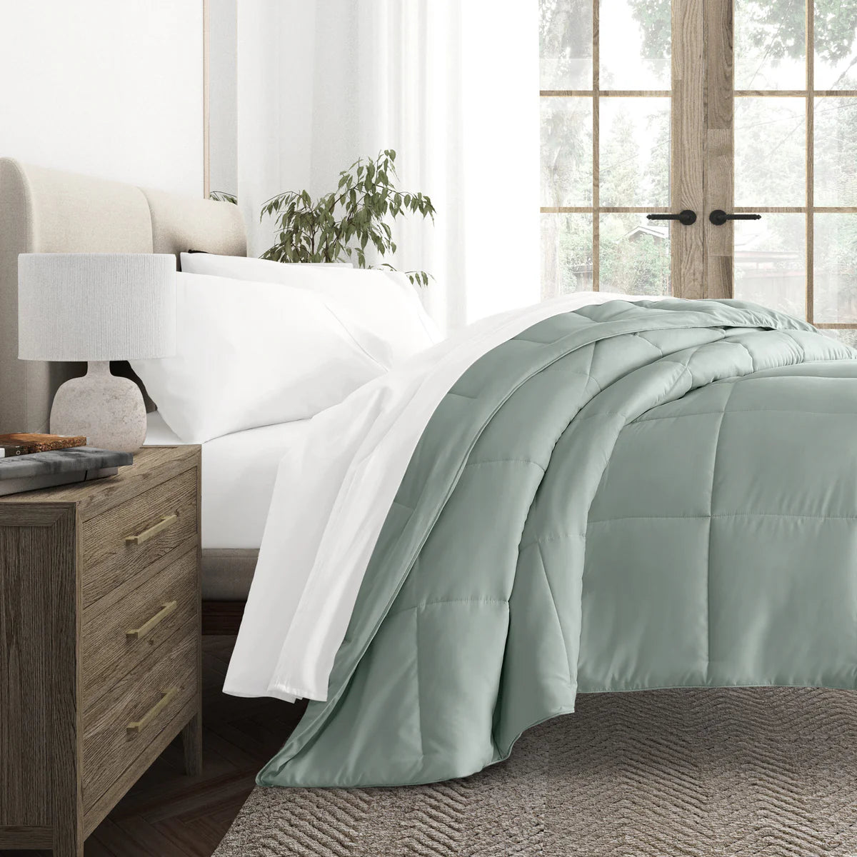Lightweight All Season Down-Alternative Comforter