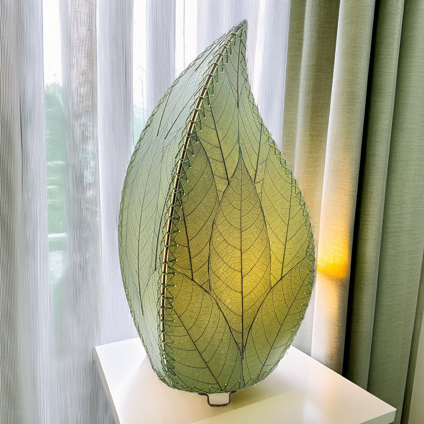 24 Inch Leaflet Lamp