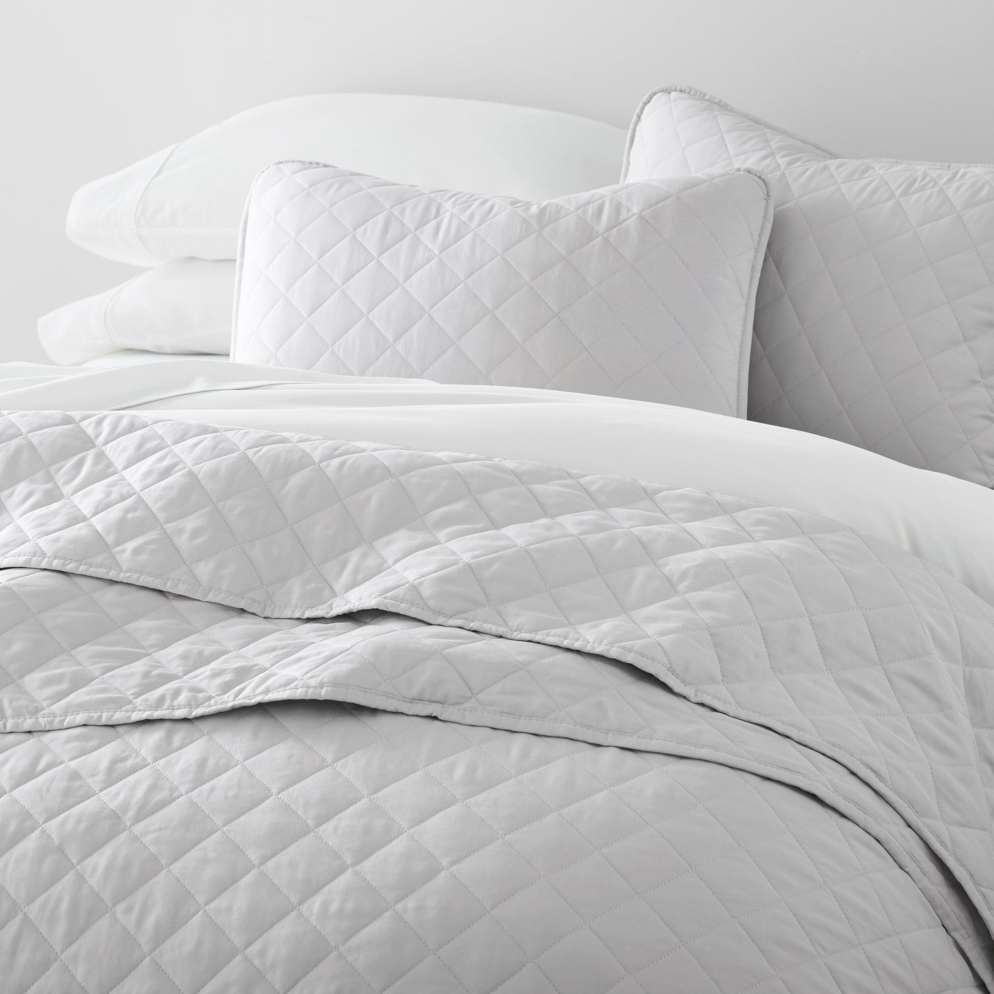 Lightweight Diamond Stitch Quilted Coverlet Set