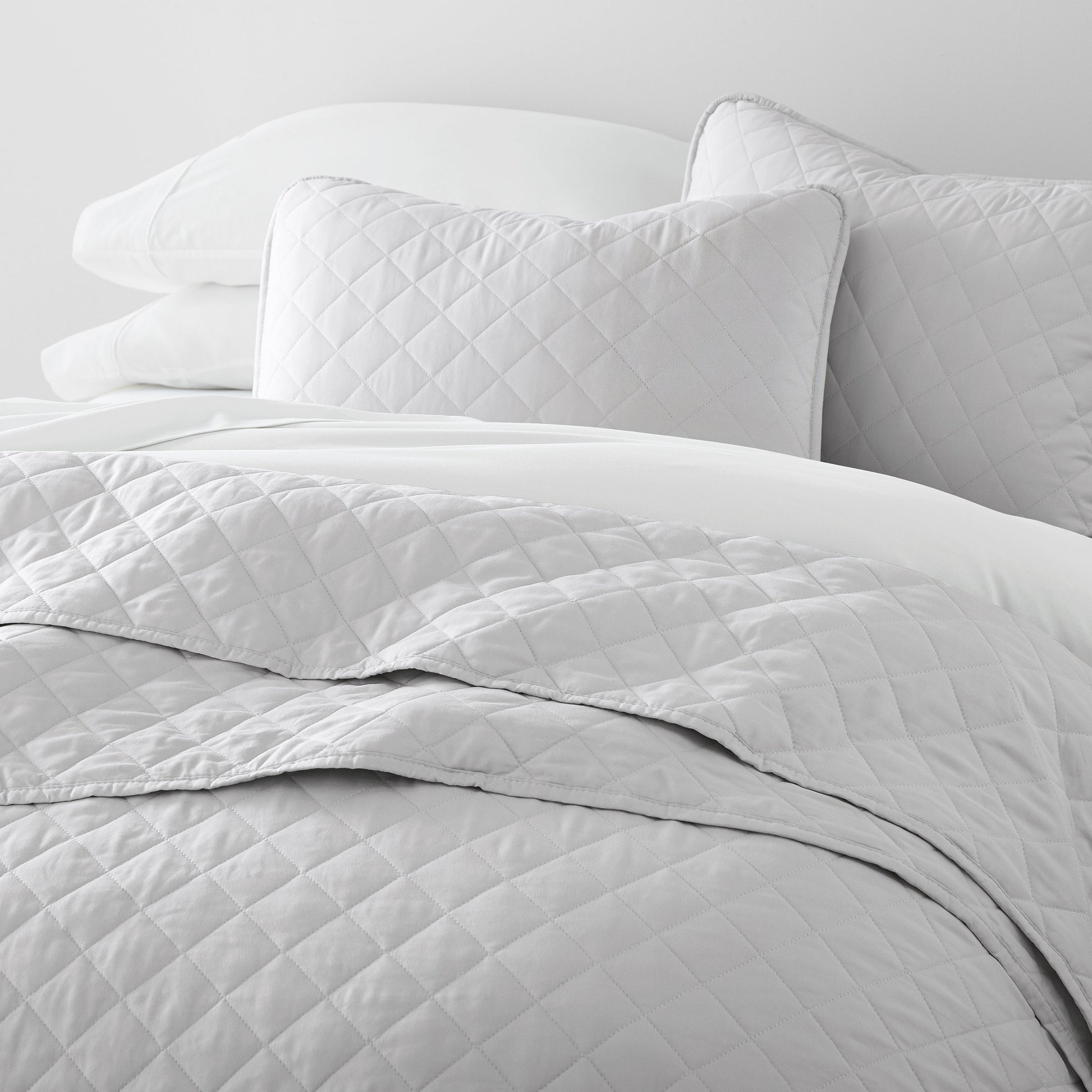 Lightweight Diamond Stitch Quilted Coverlet Set