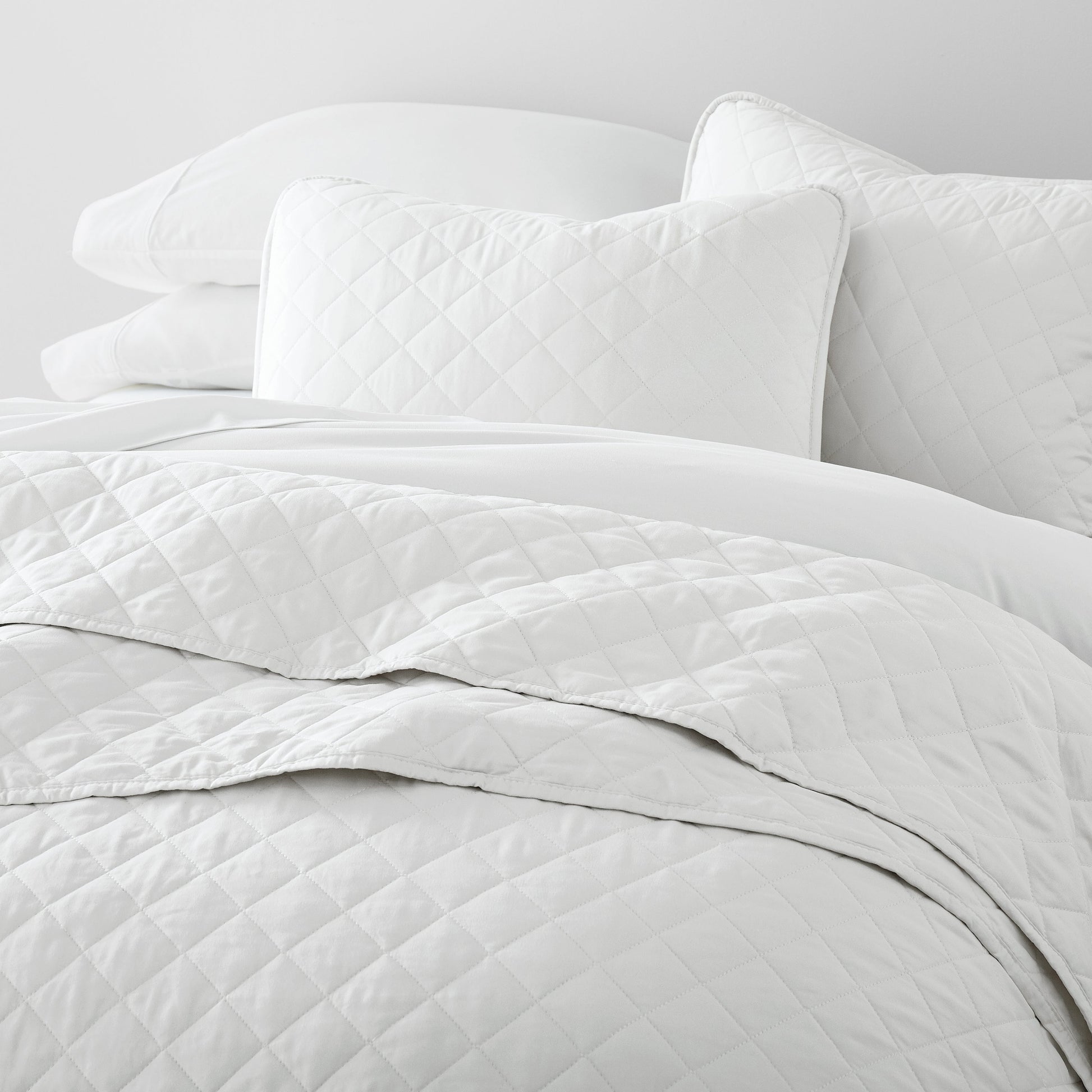 Lightweight Diamond Stitch Quilted Coverlet Set