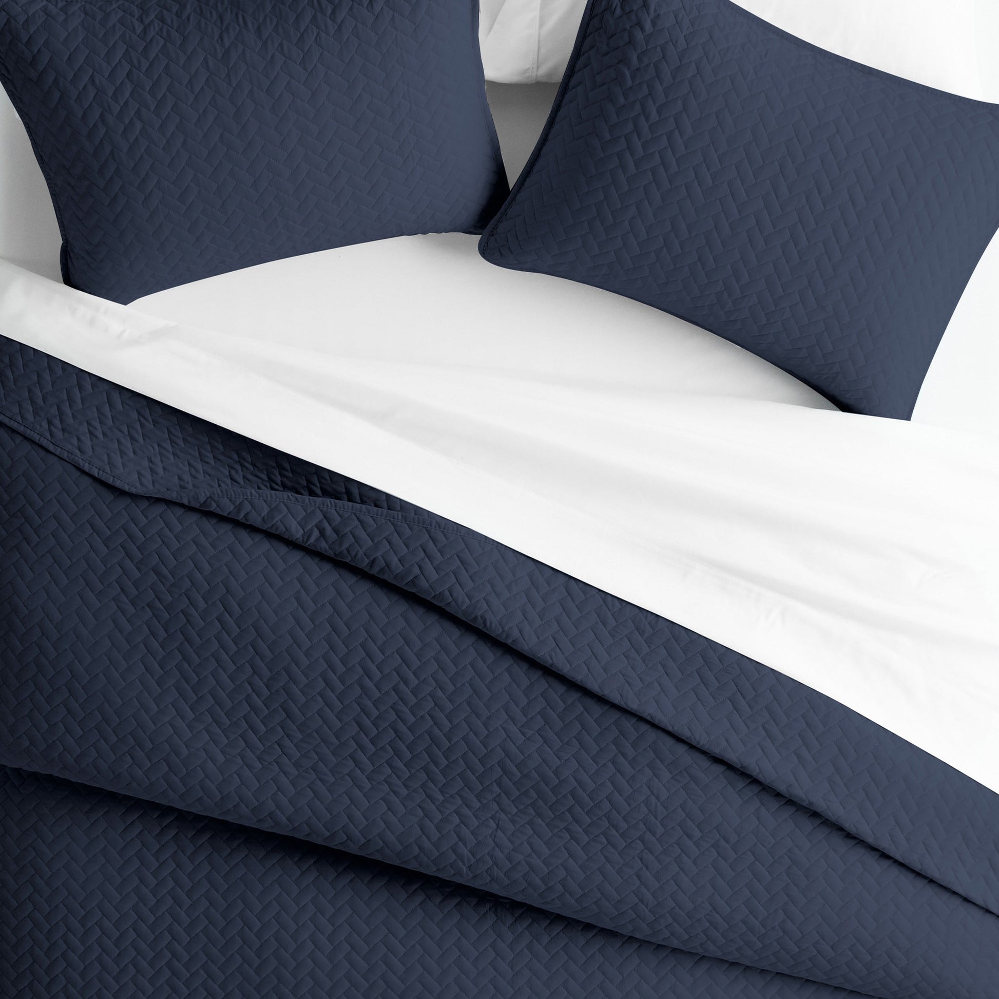 Lightweight Herringbone Stitch Quilted Coverlet Set