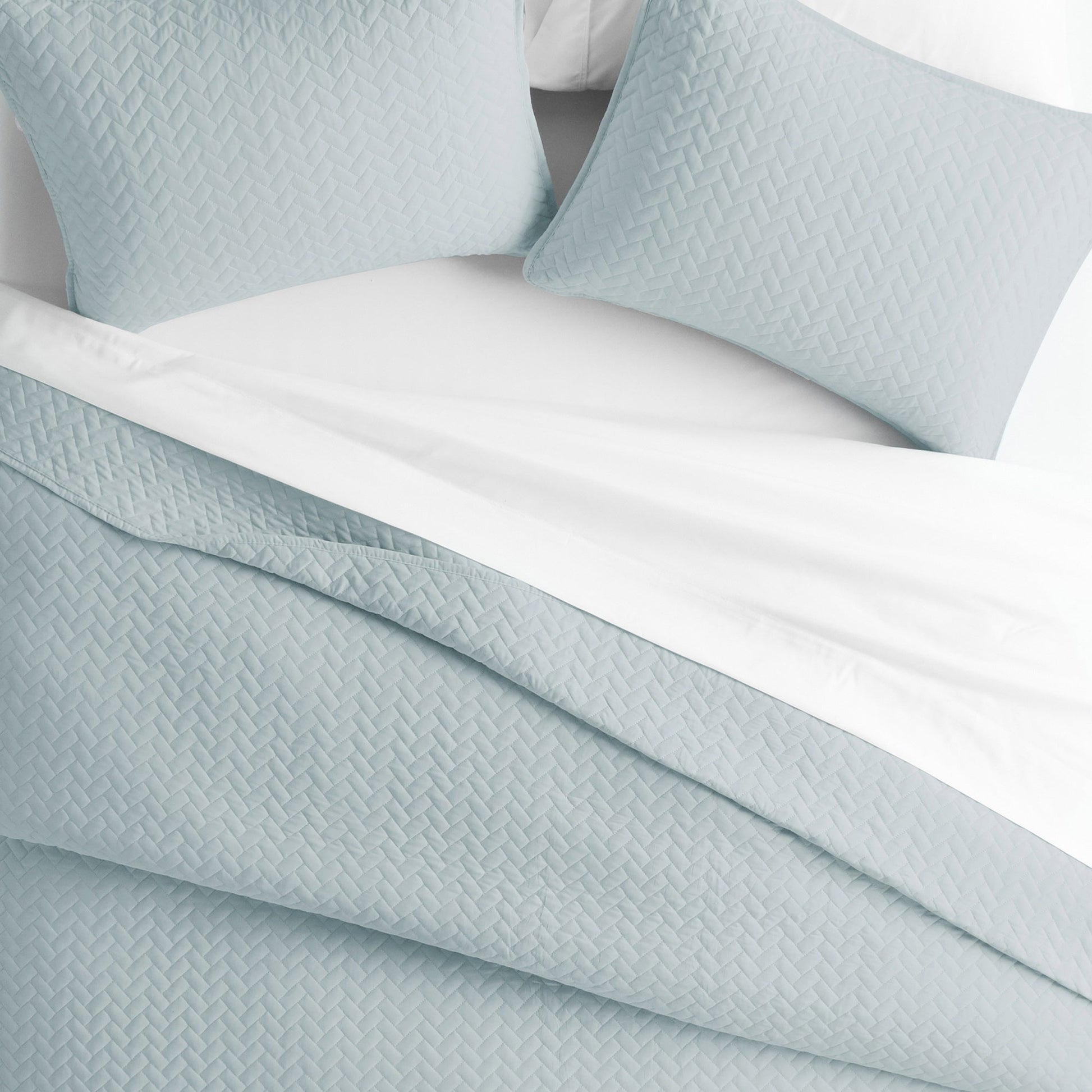 Lightweight Herringbone Stitch Quilted Coverlet Set