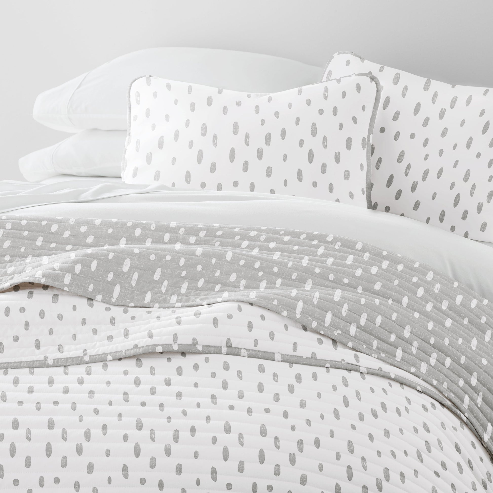 Neutral Dots Patterned Reversible Quilted Coverlet Set