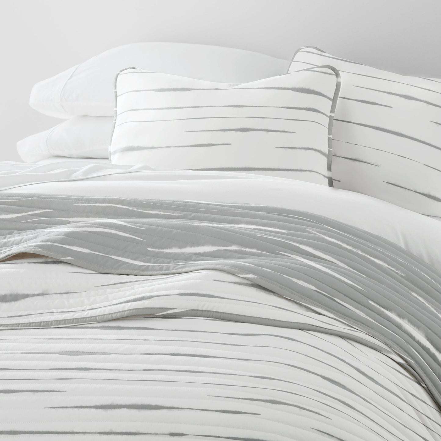 Horizon Patterned Reversible Quilted Coverlet Set