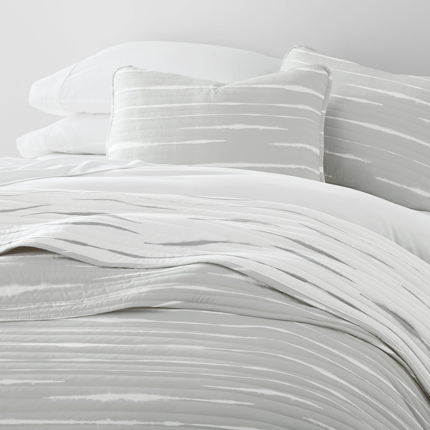 Horizon Patterned Reversible Quilted Coverlet Set