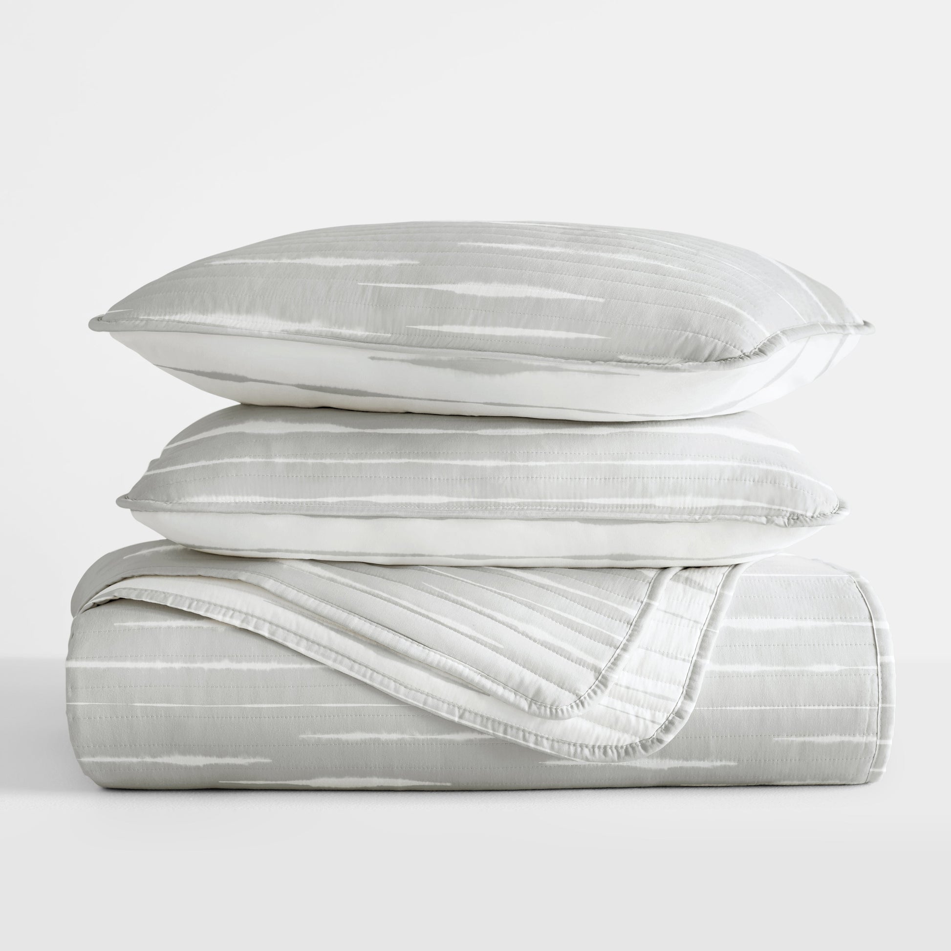 Horizon Patterned Reversible Quilted Coverlet Set