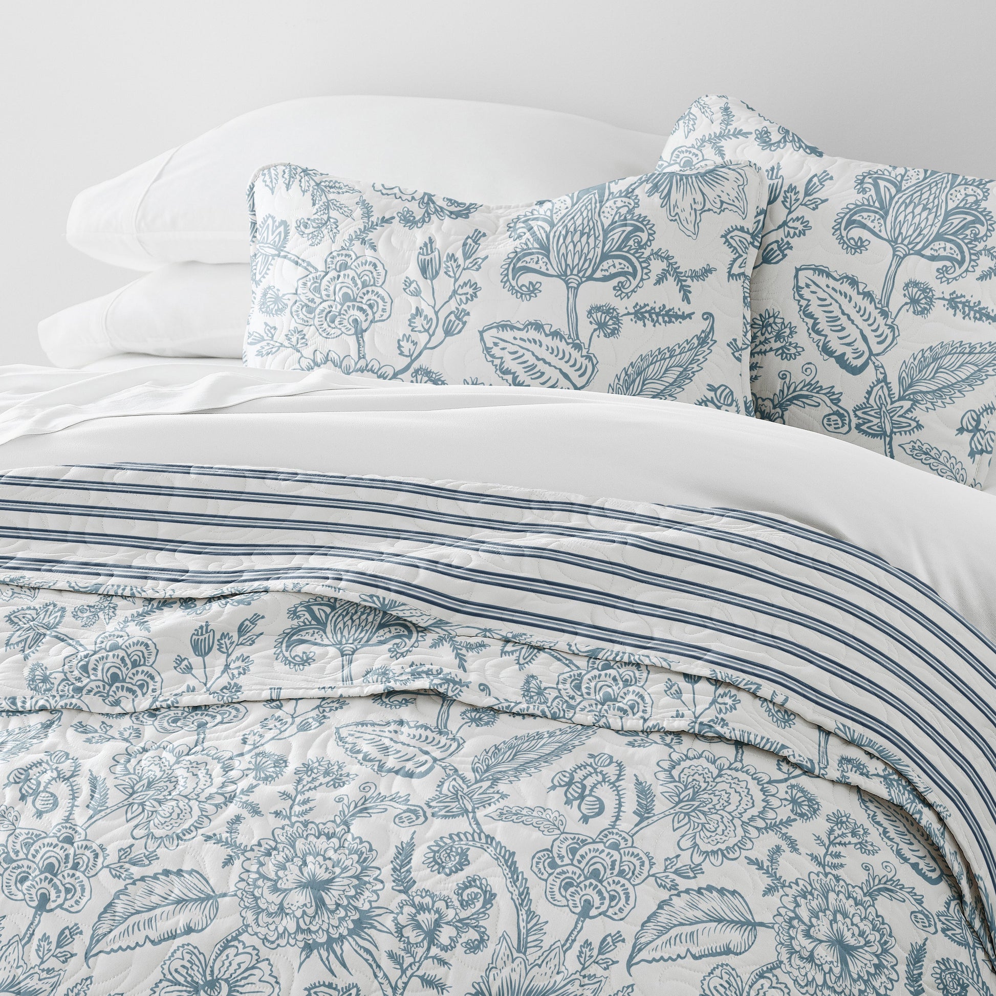 Jacobean Patterned Reversible Quilted Coverlet Set