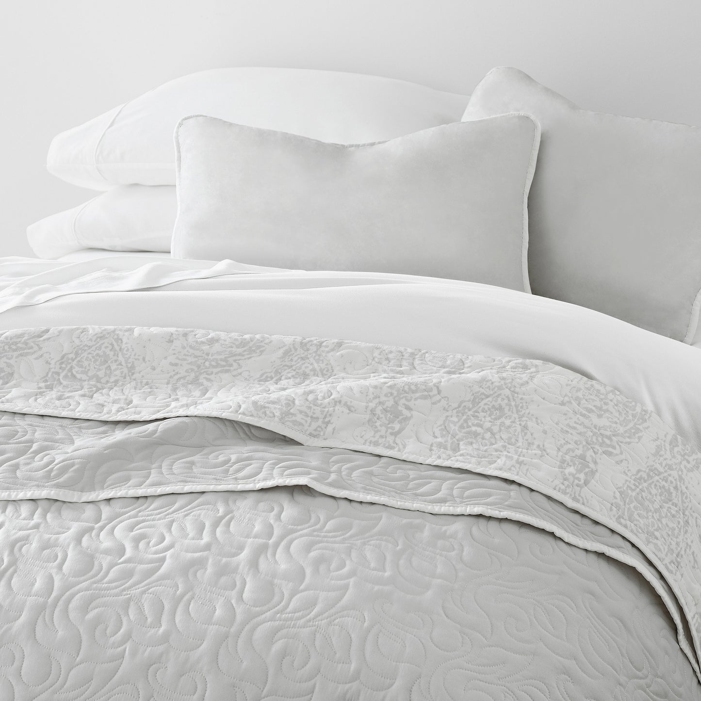 Classic Damask Patterned Reversible Quilted Coverlet Set