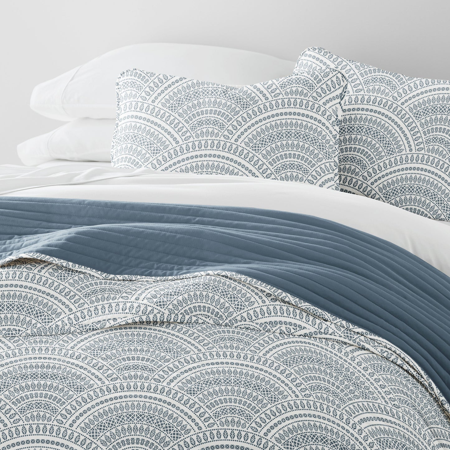 Scalloped Patterned Reversible Quilted Coverlet Set