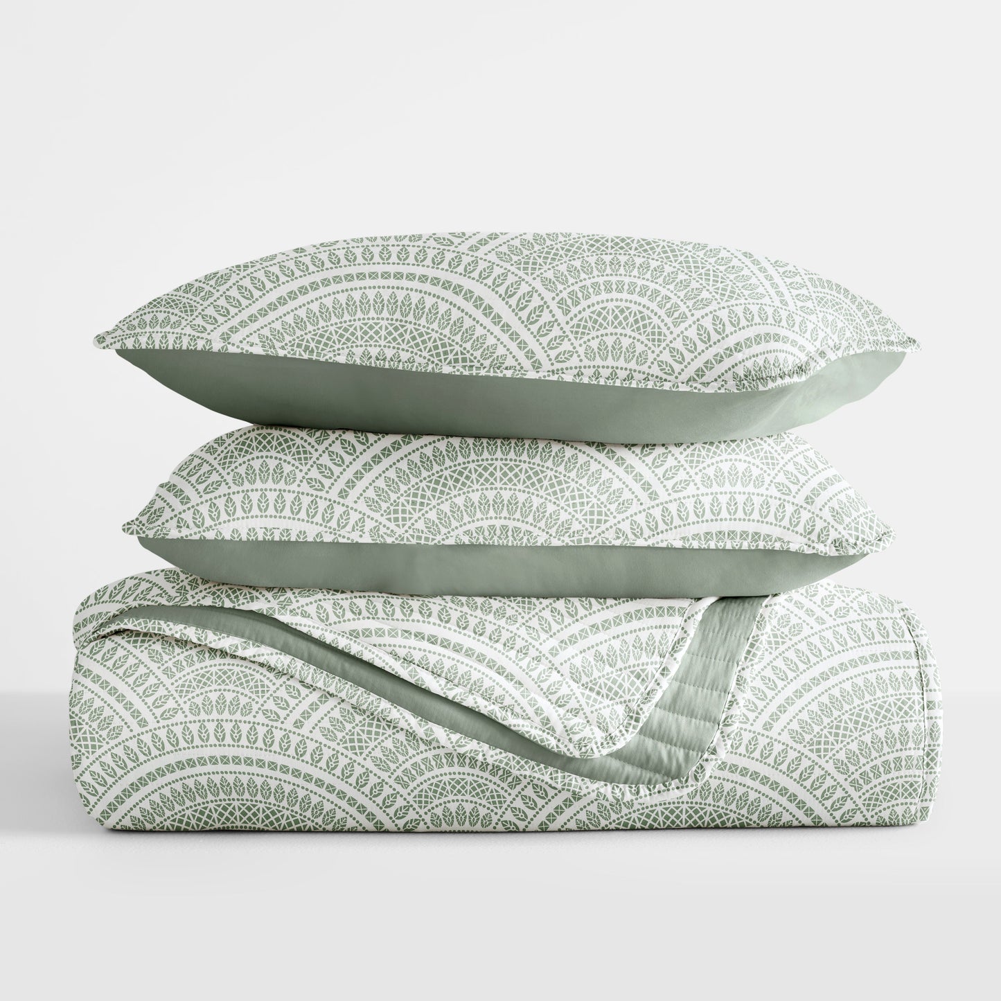 Scalloped Patterned Reversible Quilted Coverlet Set