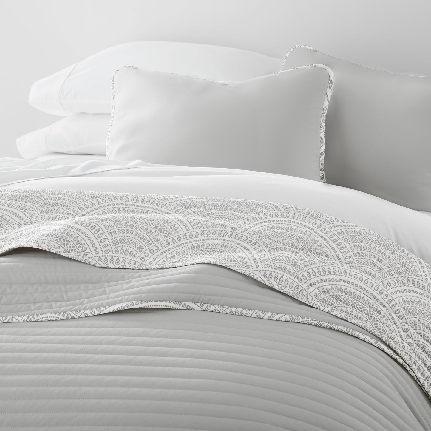 Scalloped Patterned Reversible Quilted Coverlet Set