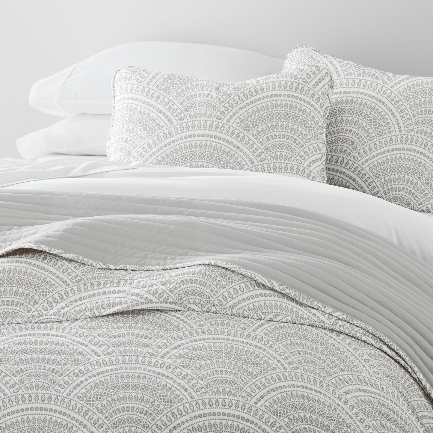 Scalloped Patterned Reversible Quilted Coverlet Set