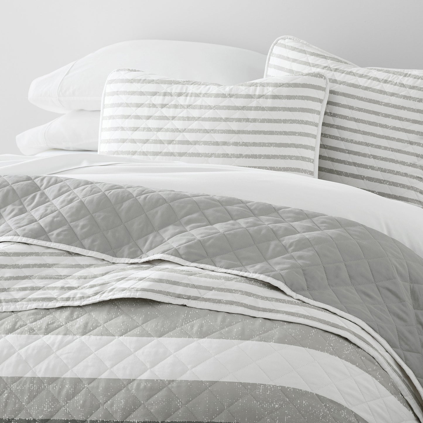 Summer Stripes Patterned Reversible Quilted Coverlet Set