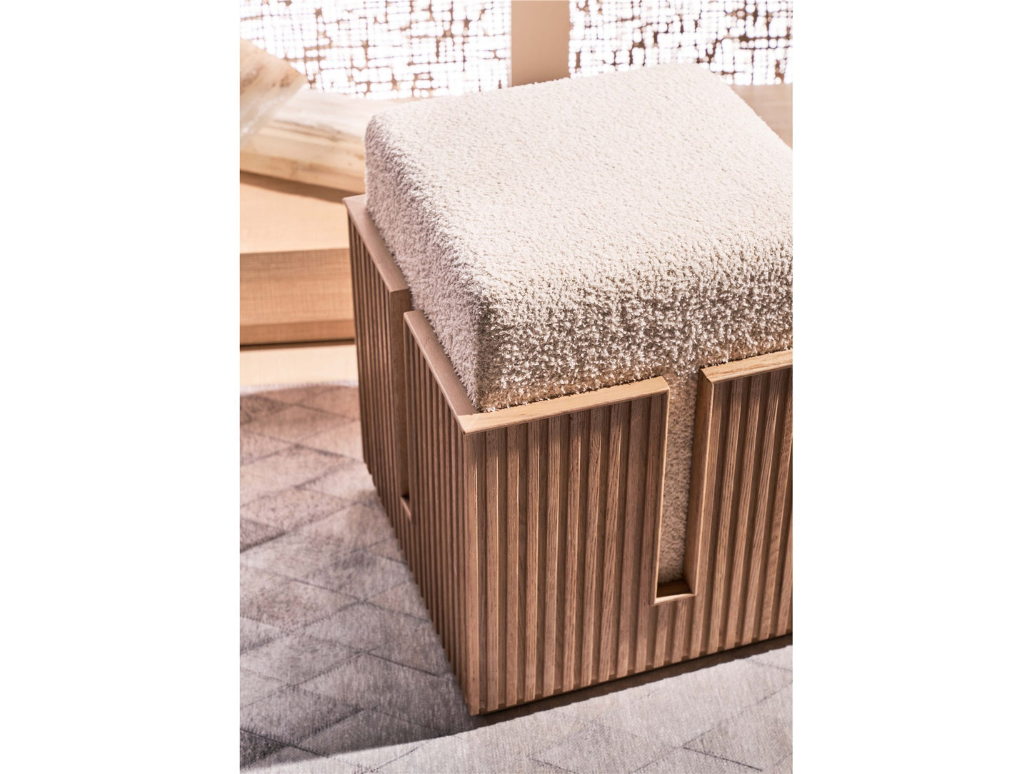 Universal - Avaline Carmen Bunching Stool