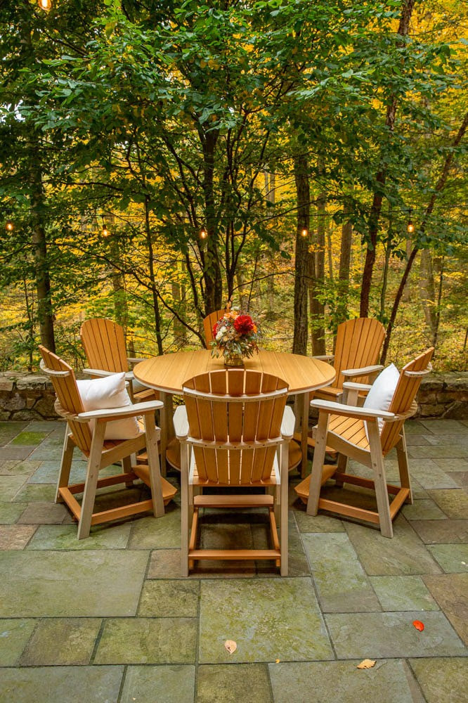 Finch - Great Bay Round Bar Table