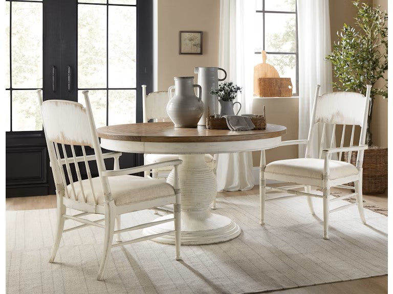 Hooker Furniture - Casual Dining Americana Round Pedestal Dining Table w/1-22in leaf
