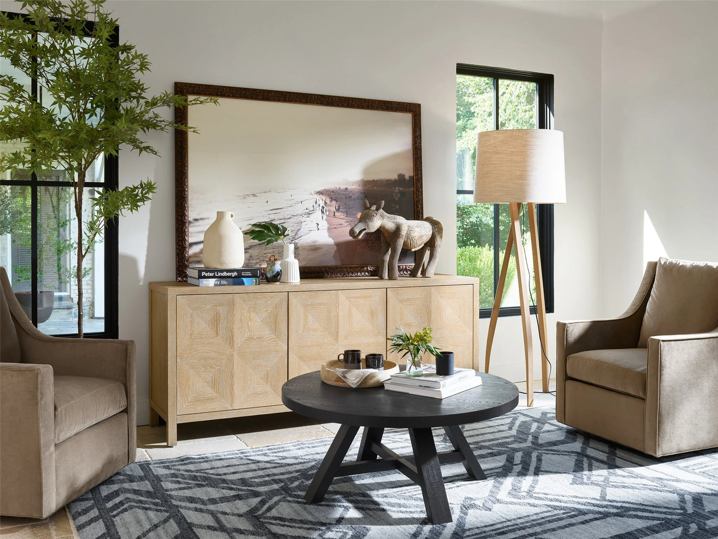 UNIVERSAL - MODERN FARMHOUSE ROUND COCKTAIL TABLE