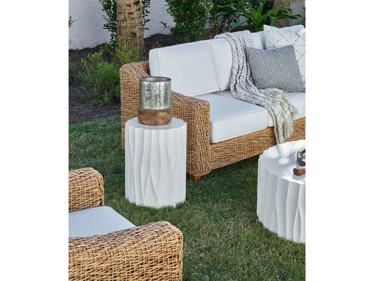 UNIVERSAL - COASTAL LIVING OUTDOOR GENEVA END TABLE