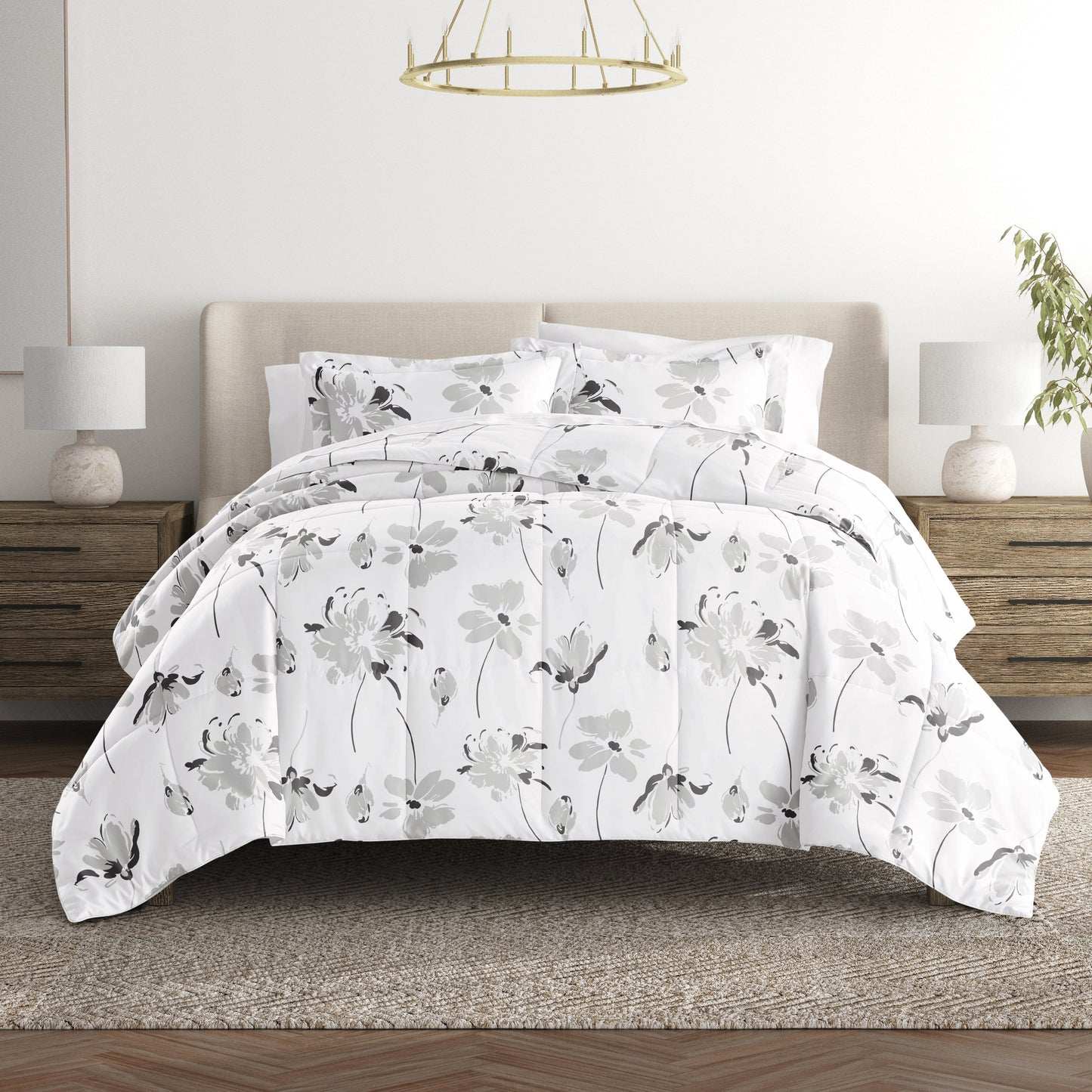 Magnolia Patterned Down-Alternative Comforter Set