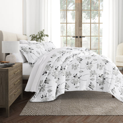 Magnolia Patterned Down-Alternative Comforter Set