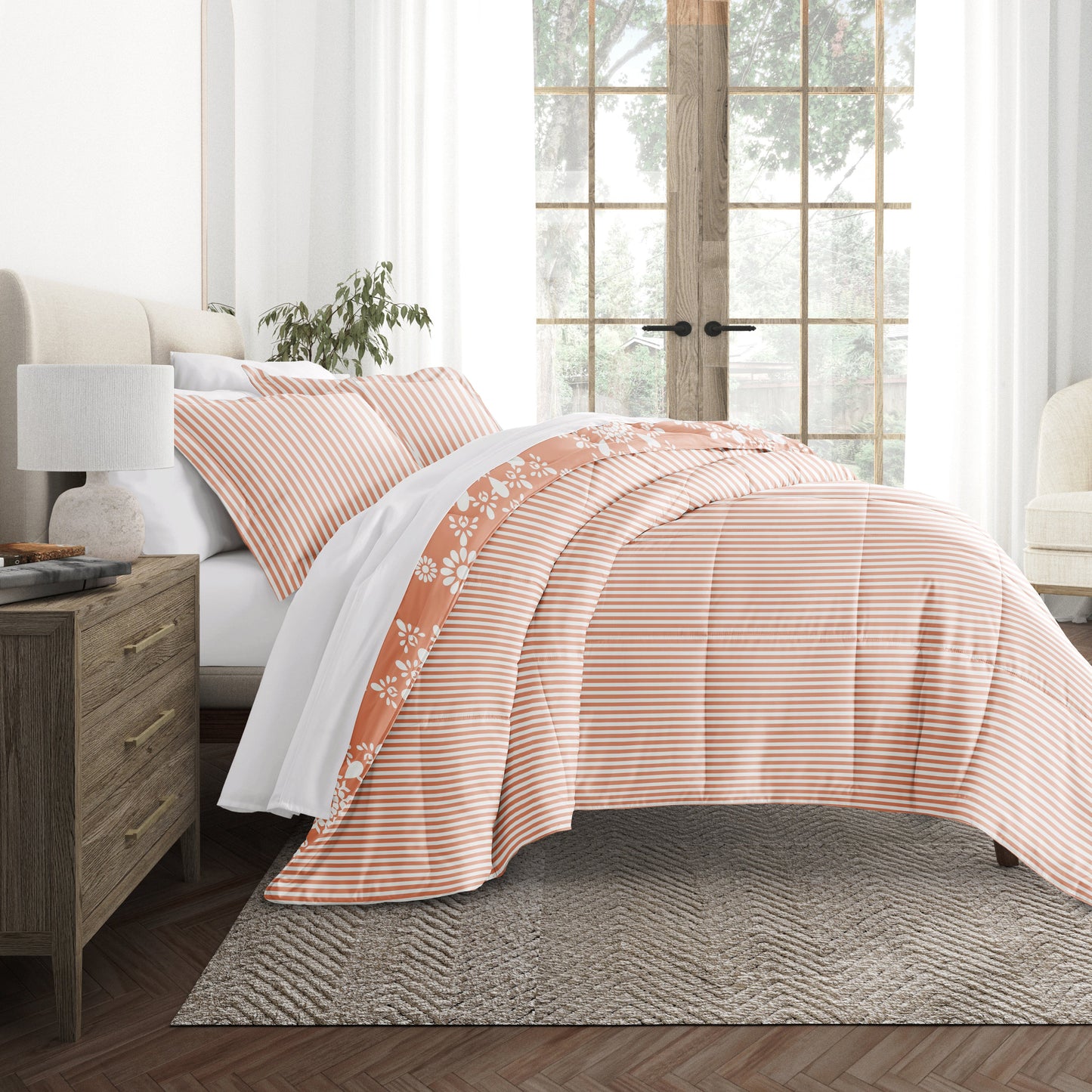 Daisy Medallion Reversible Patterned Down-Alternative Comforter Set