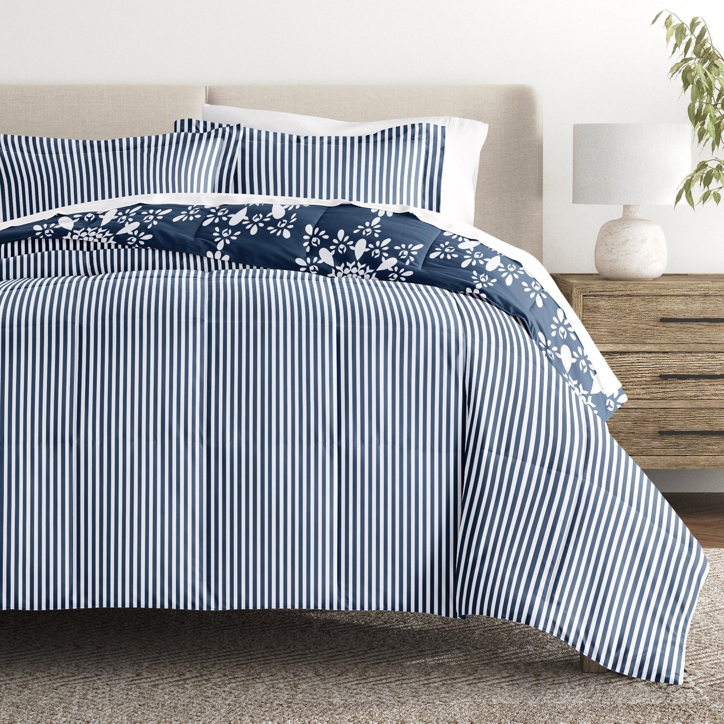 Daisy Medallion Reversible Patterned Down-Alternative Comforter Set
