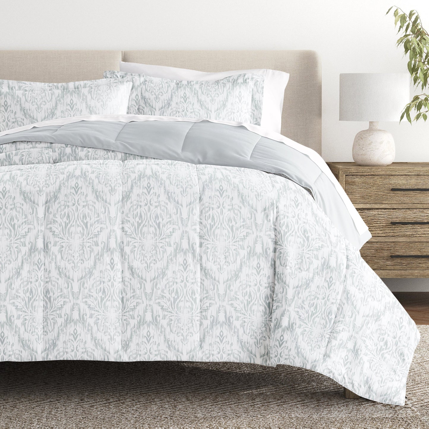 English Countryside Reversible Patterned Down-Alternative Comforter Set