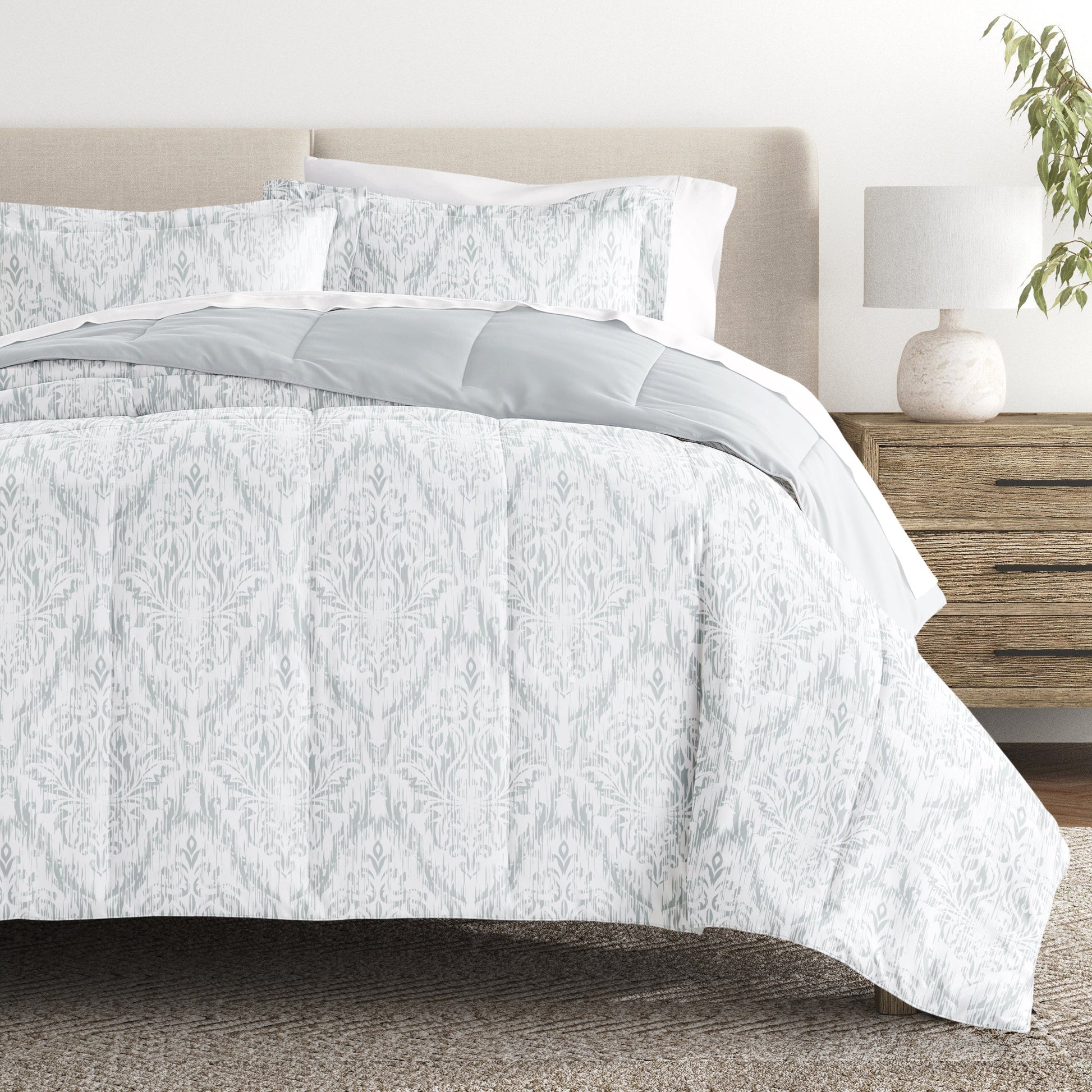 English Countryside Reversible Patterned Down-Alternative Comforter Set