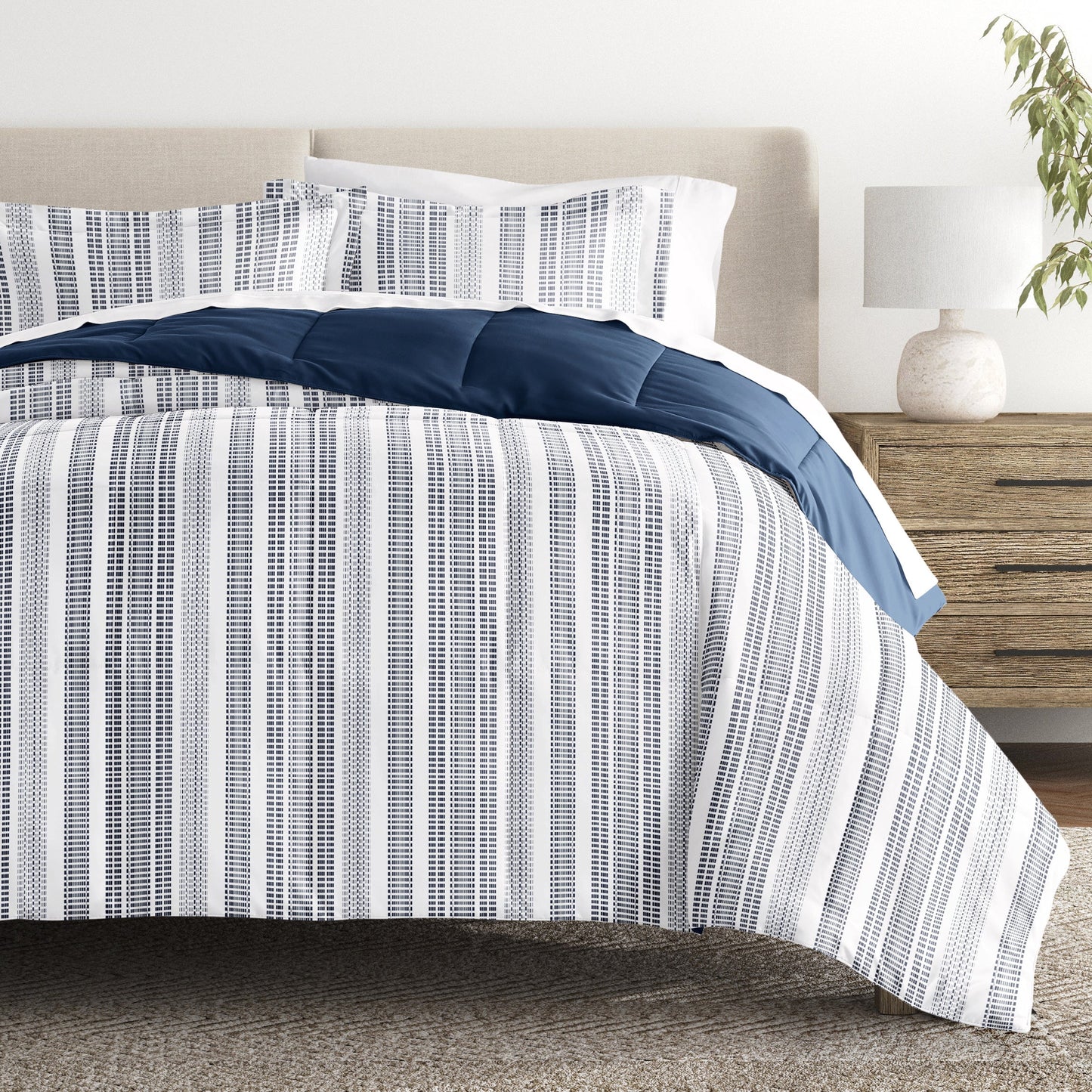 Farmhouse Dreams Reversible Patterned Down-Alternative Comforter Set