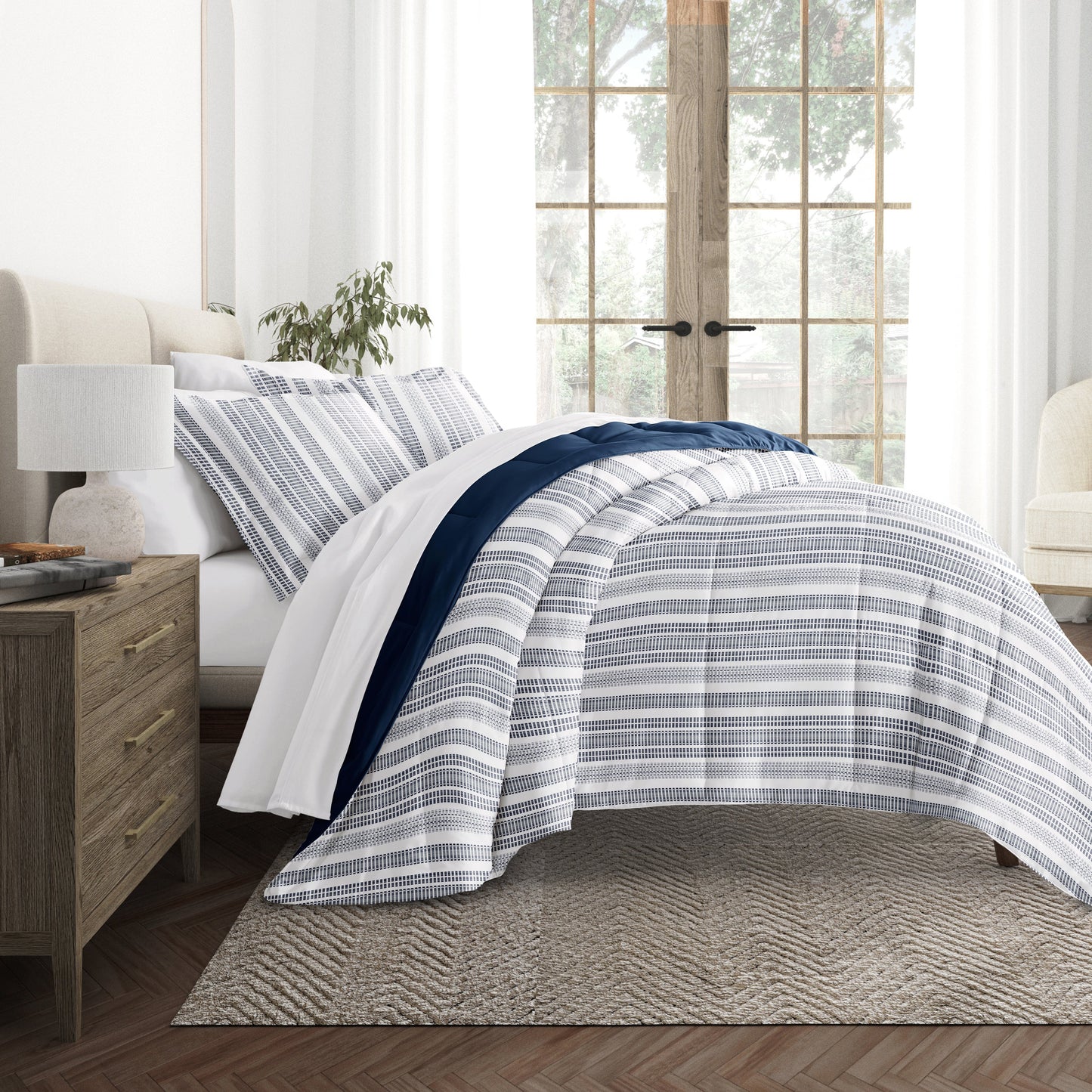 Farmhouse Dreams Reversible Patterned Down-Alternative Comforter Set