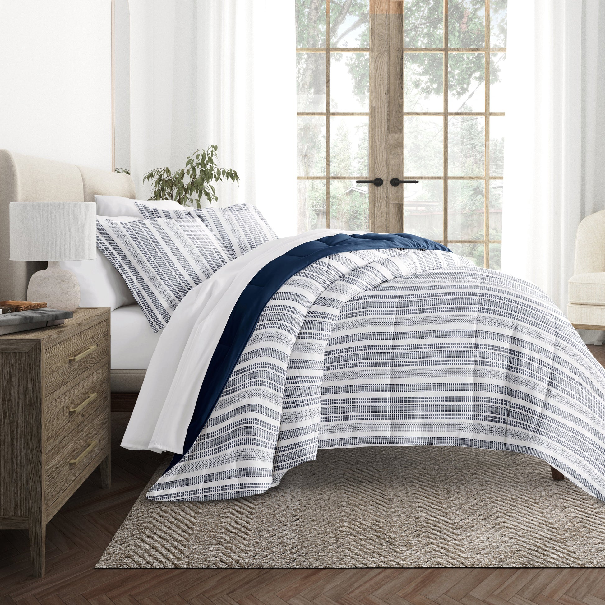 Farmhouse Dreams Reversible Patterned Down-Alternative Comforter Set