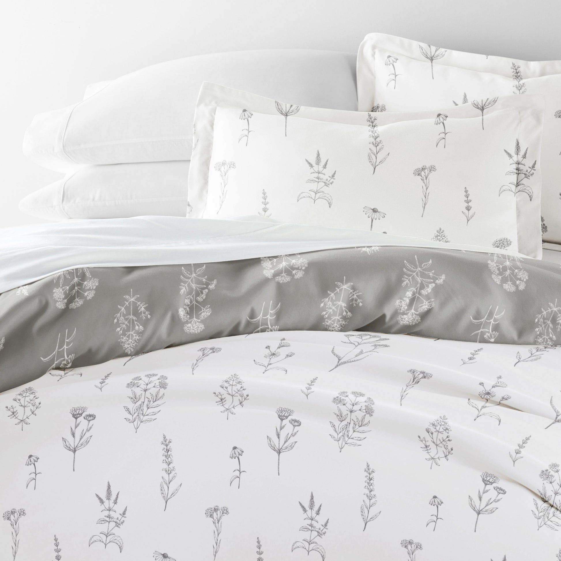 Botany Floral Patterned Reversible Duvet Cover Set