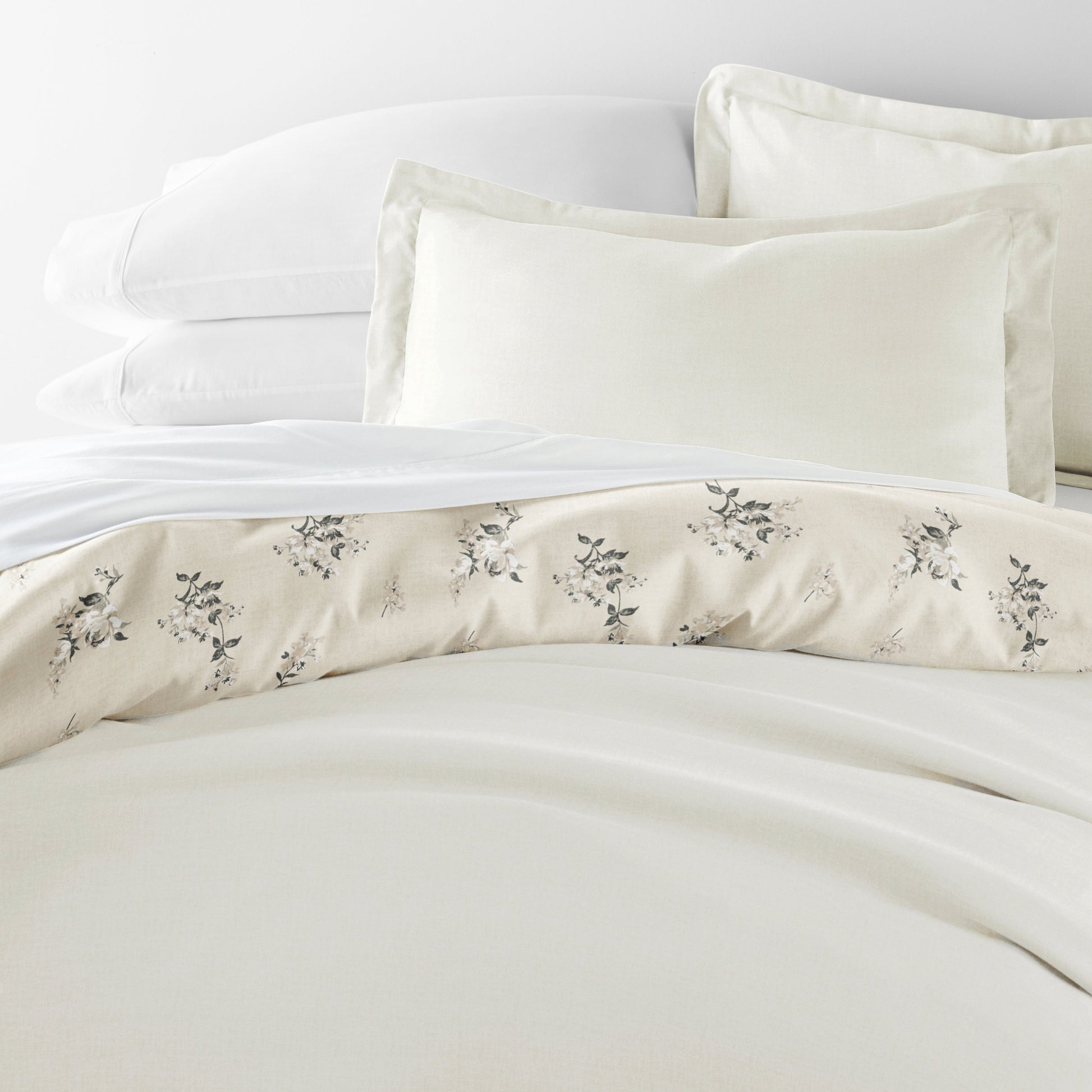 Delicate Floral Patterned Reversible Duvet Cover Set