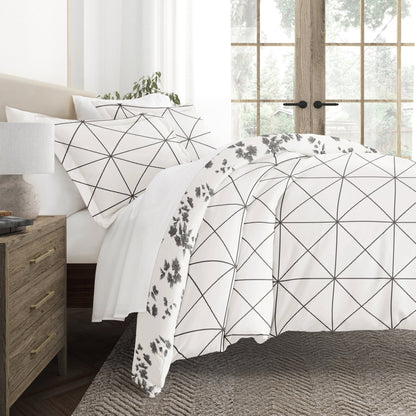 Edgy Flowers Patterned Reversible Duvet Cover Set