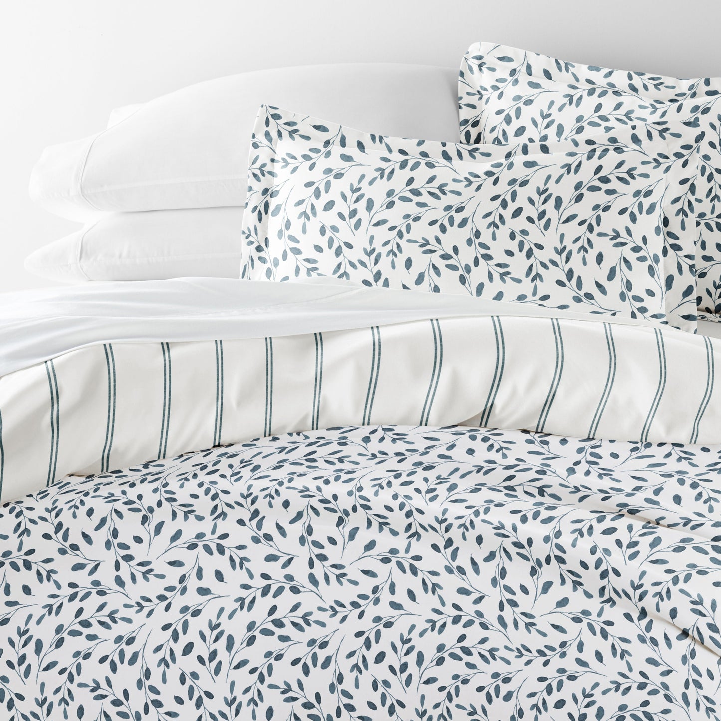 Watercolor Vines Patterned Reversible Duvet Cover Set