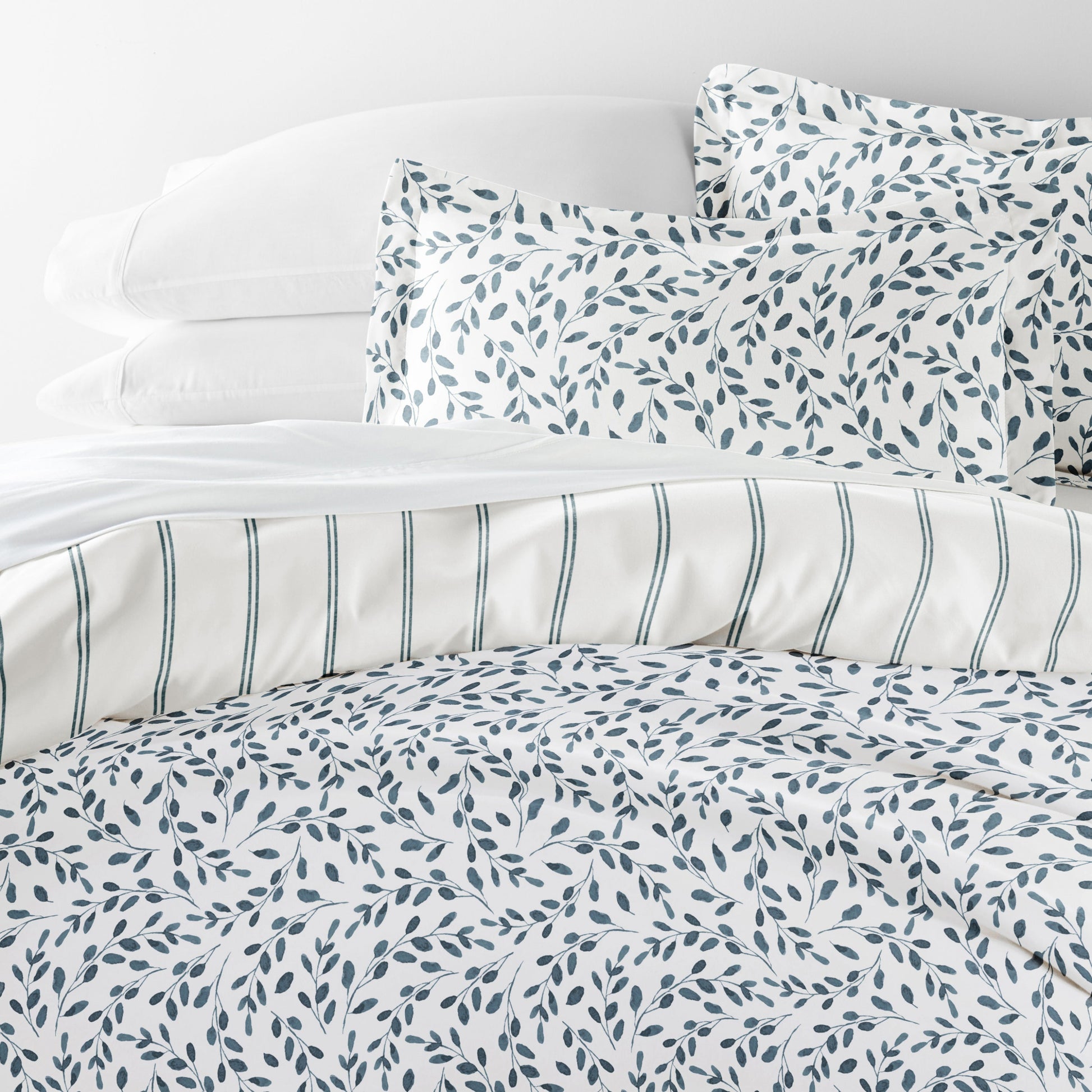 Watercolor Vines Patterned Reversible Duvet Cover Set