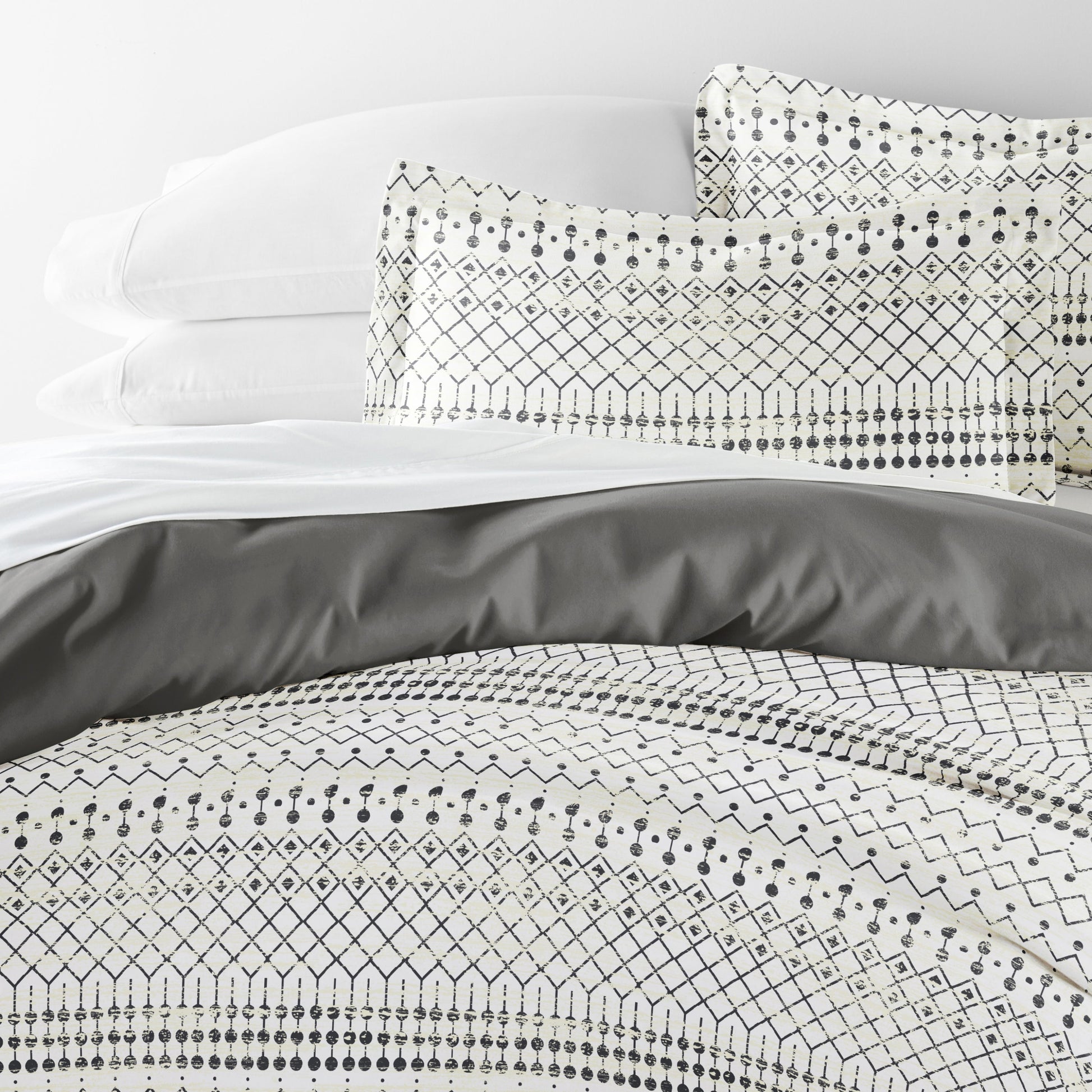 Etched Gate Patterned Reversible Duvet Cover Set