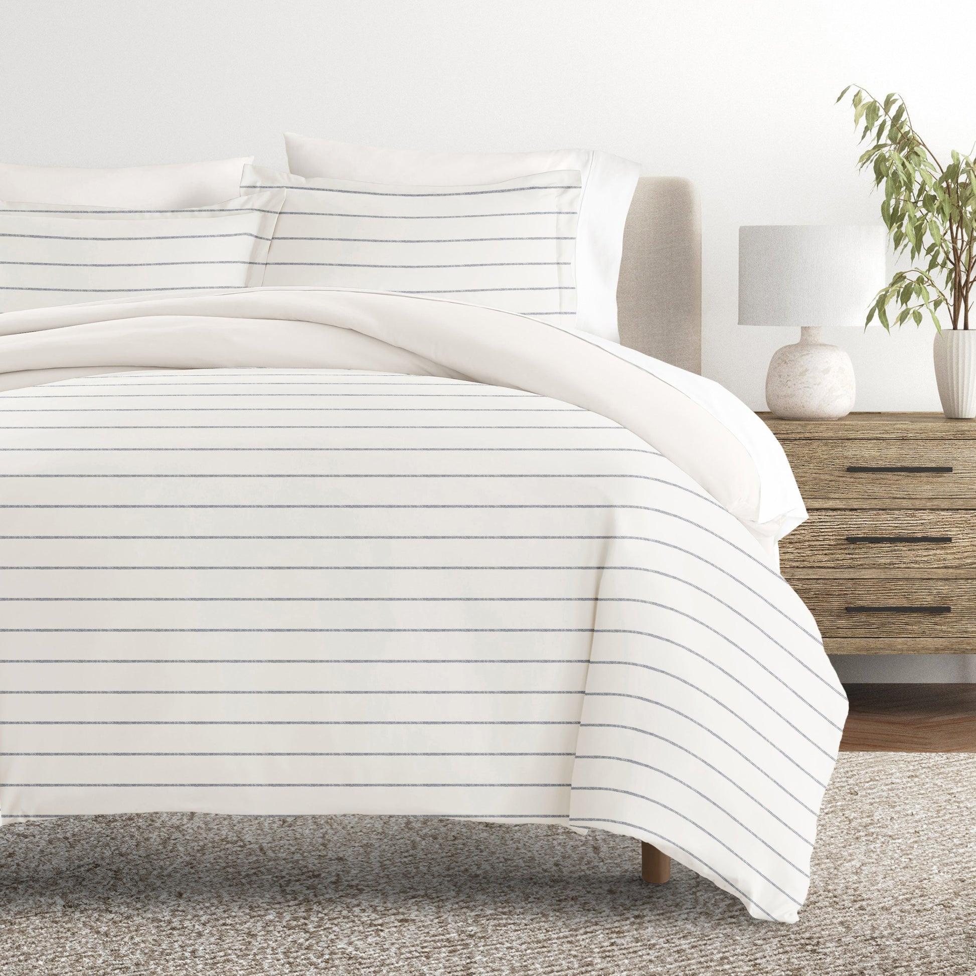 Harbor Stripe Patterned Reversible Duvet Cover Set