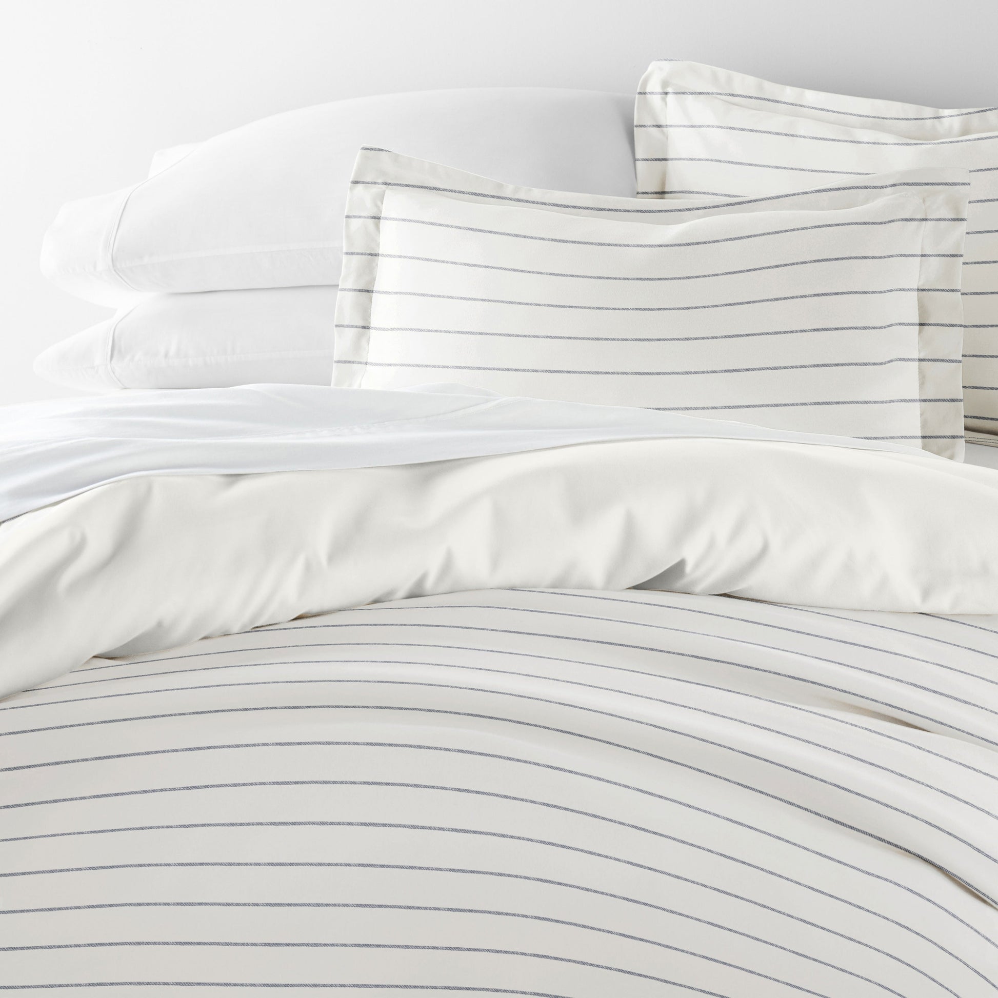 Harbor Stripe Patterned Reversible Duvet Cover Set
