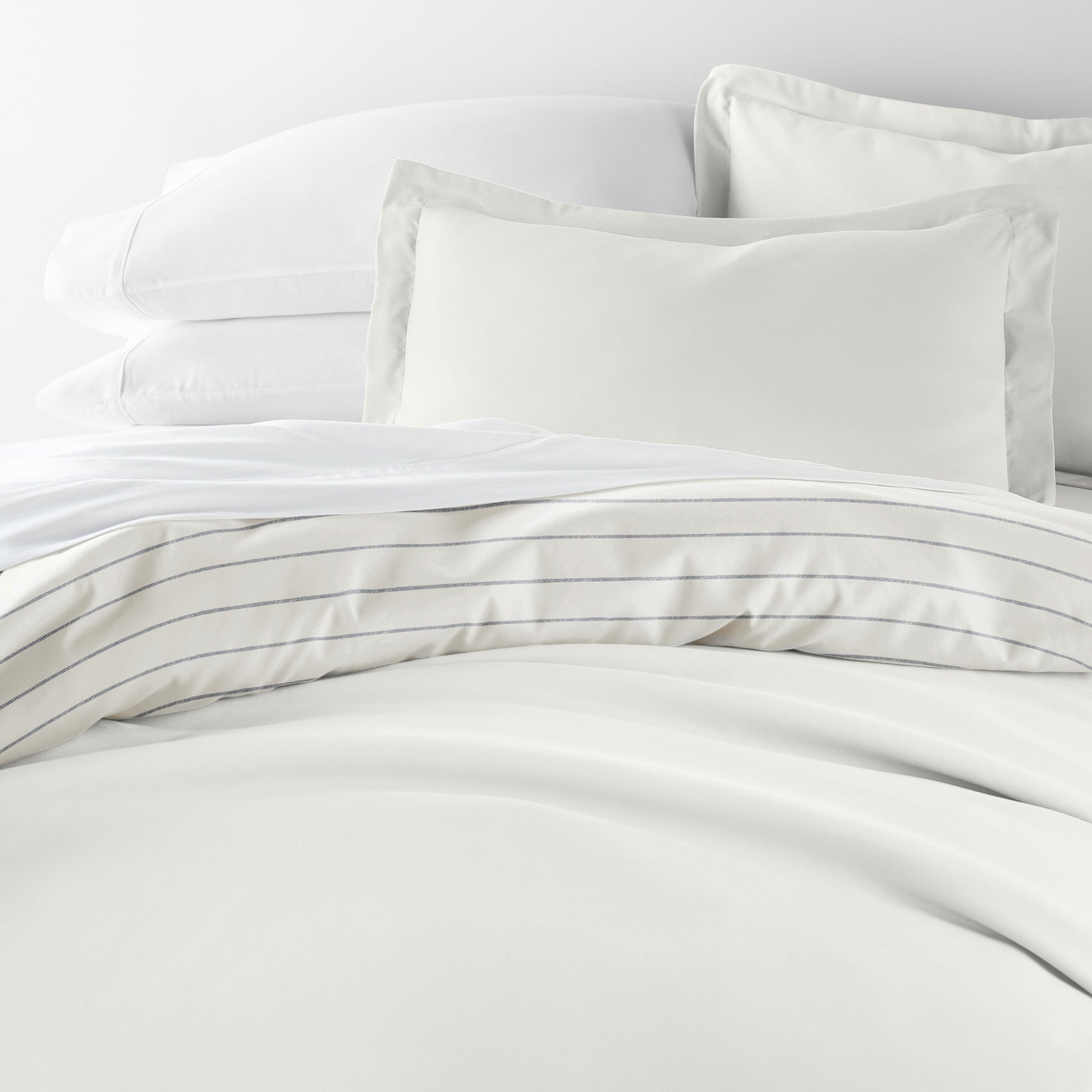 Harbor Stripe Patterned Reversible Duvet Cover Set