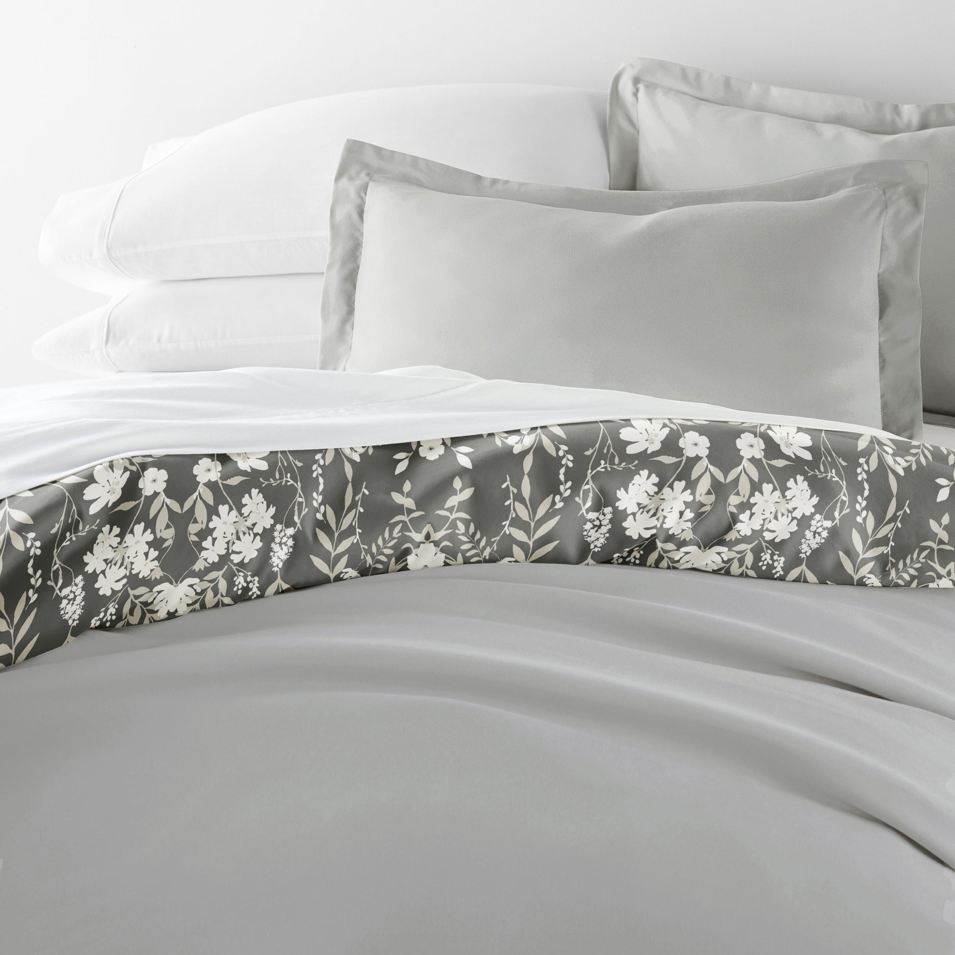 Secret Garden Patterned Reversible Duvet Cover Set