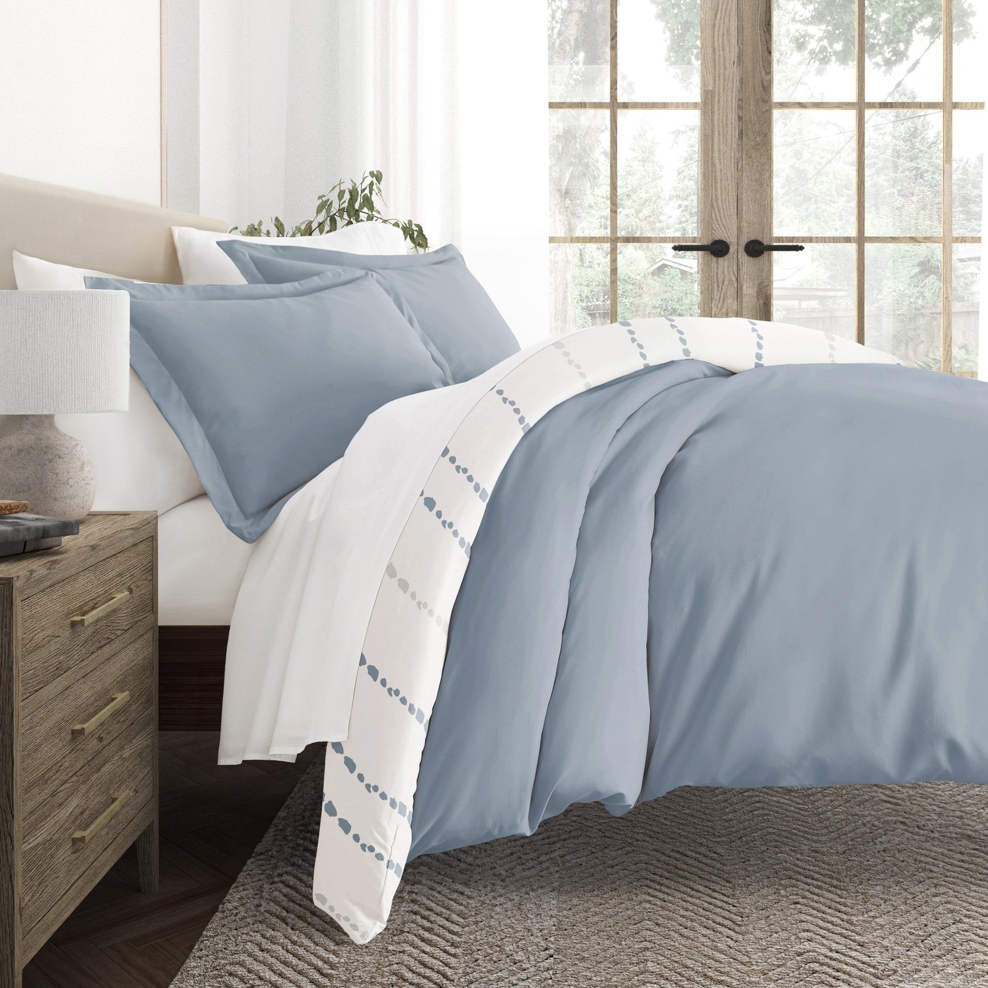 Urban Vibe Patterned Reversible Duvet Cover Set
