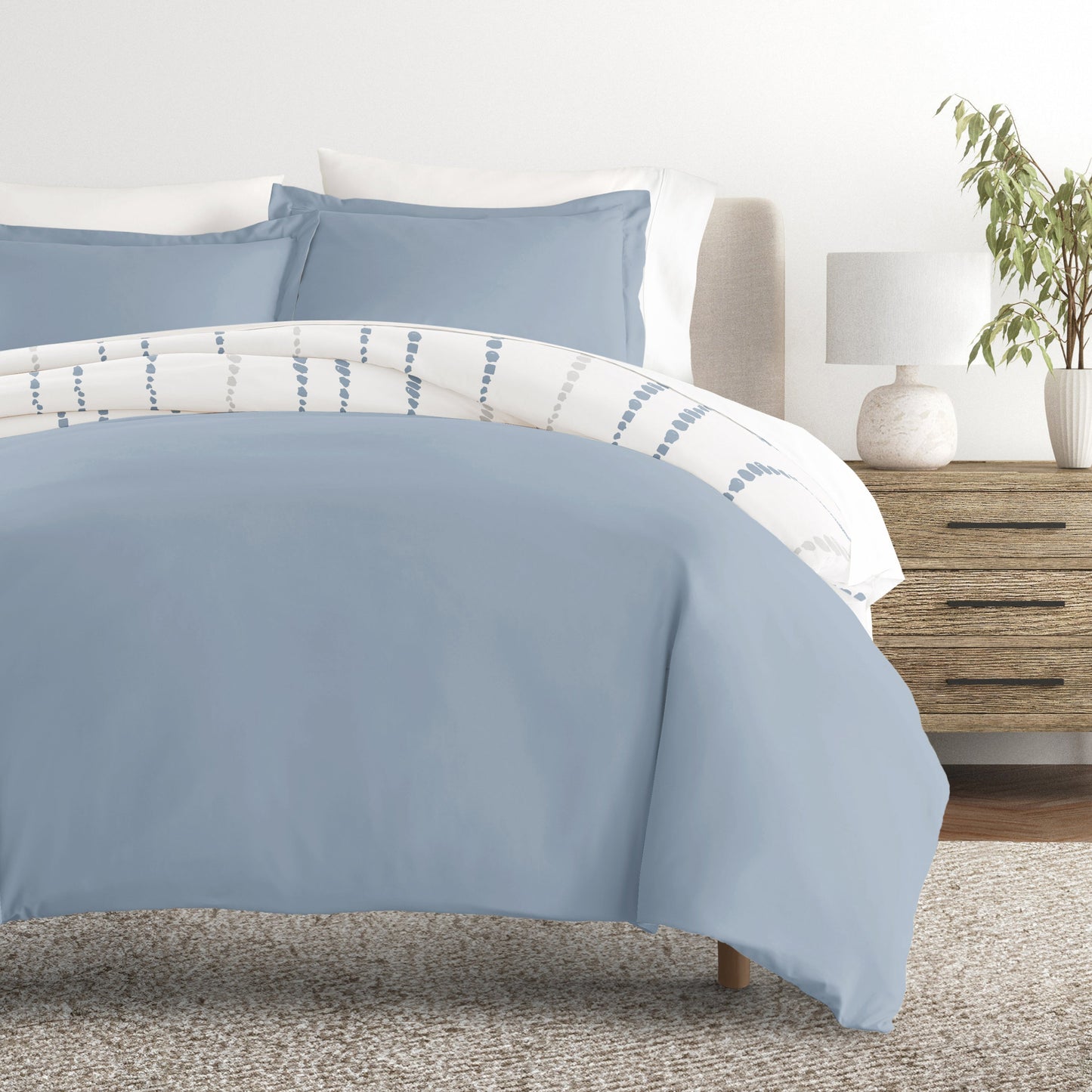 Urban Vibe Patterned Reversible Duvet Cover Set