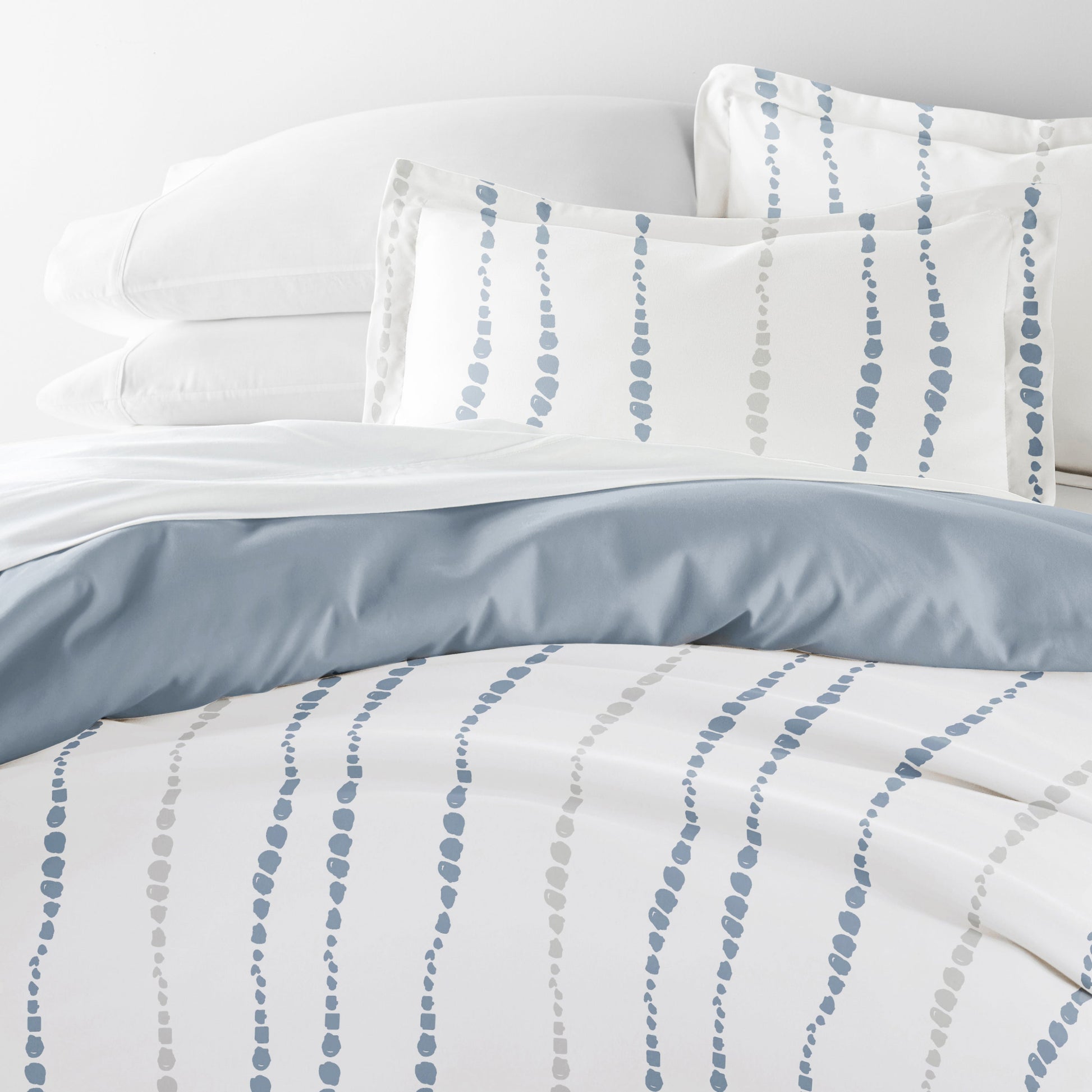 Urban Vibe Patterned Reversible Duvet Cover Set