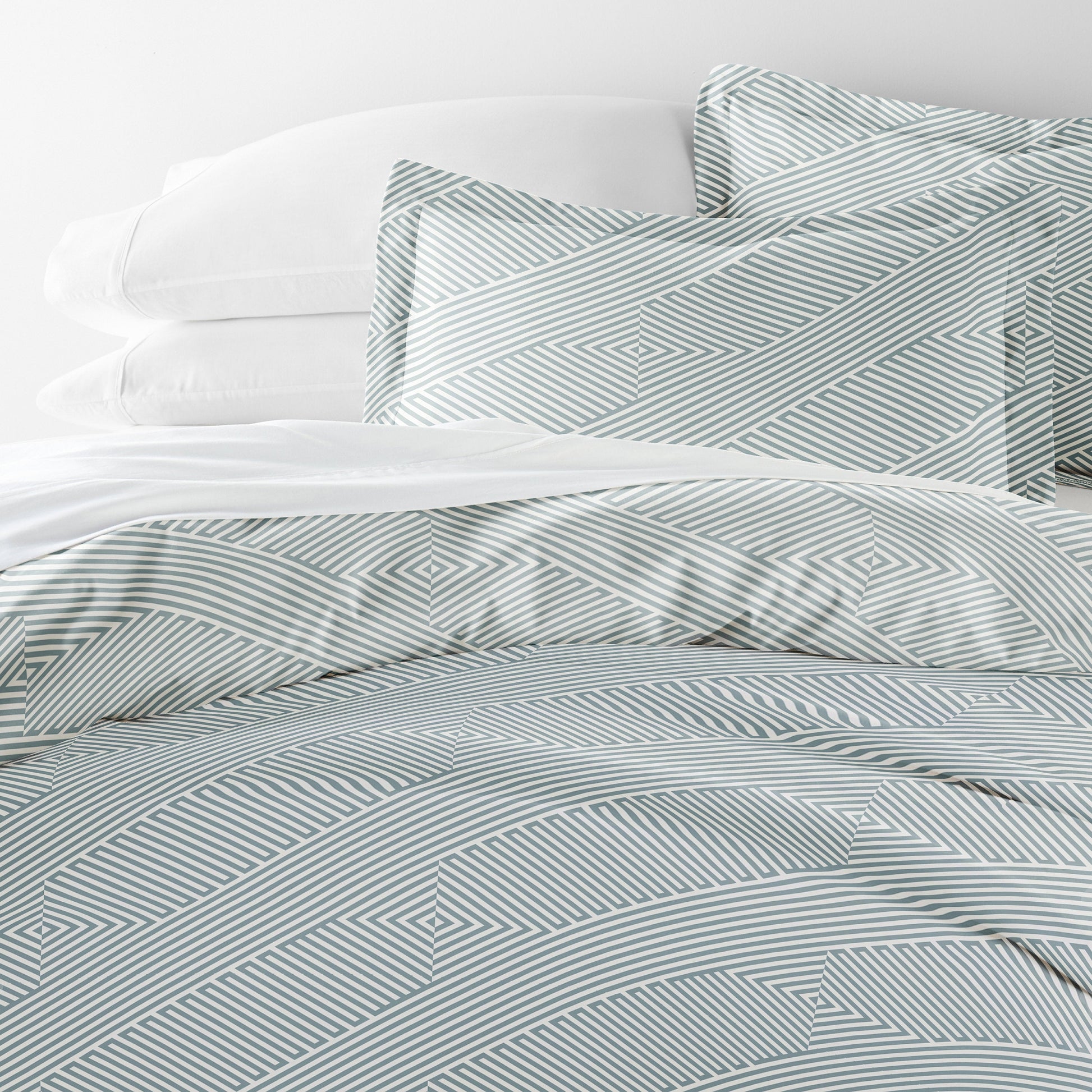 Modern Diagonal Patterned Duvet Cover Set